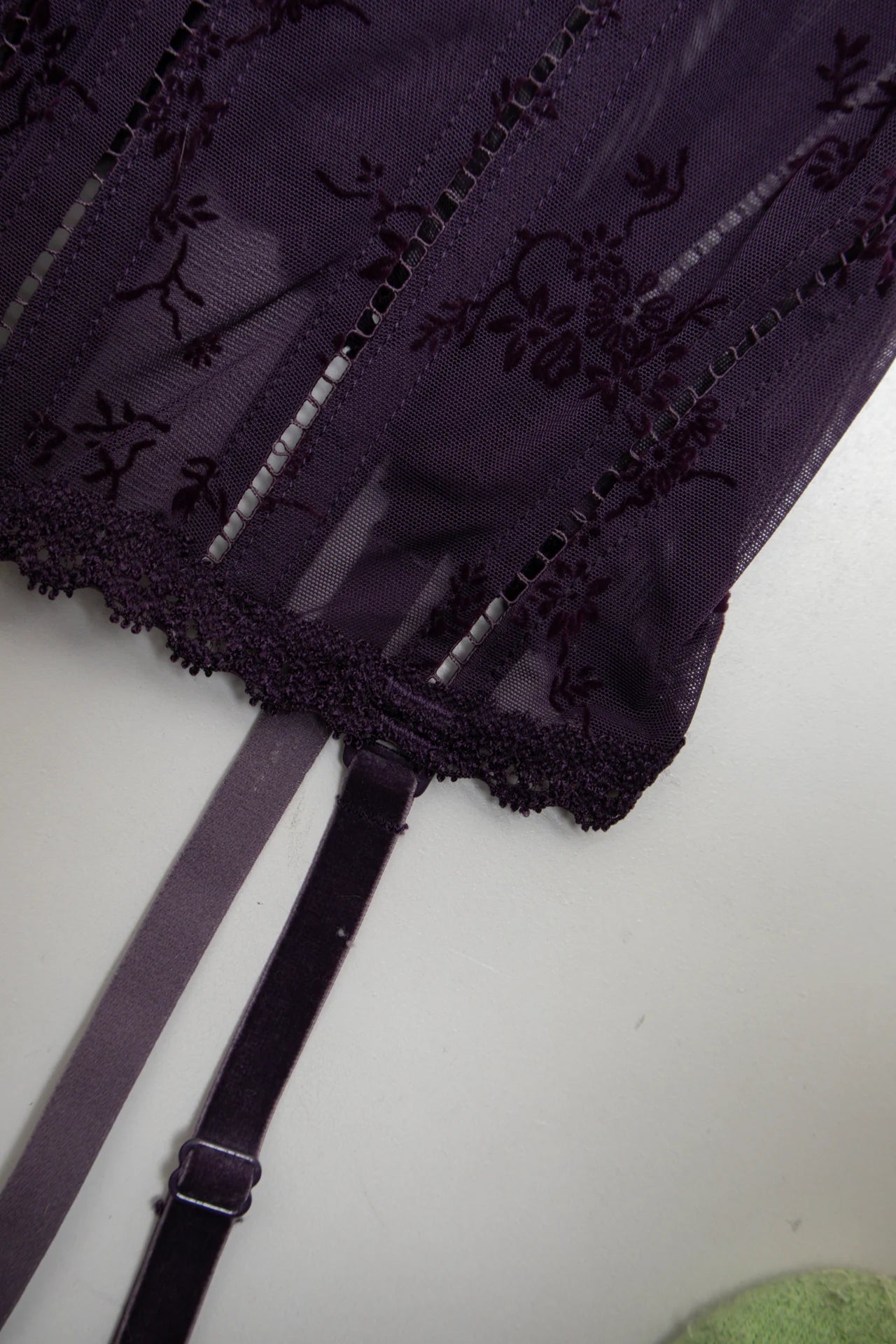 #117 Etam Bustier Top With Garters Purple | c. 170 | Size 8 (C cup)