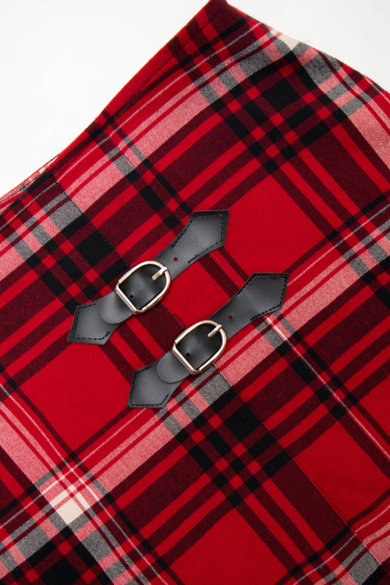 #164 Rag Plaid Buckle Mini Skirt Red | c. 170 | Size 8