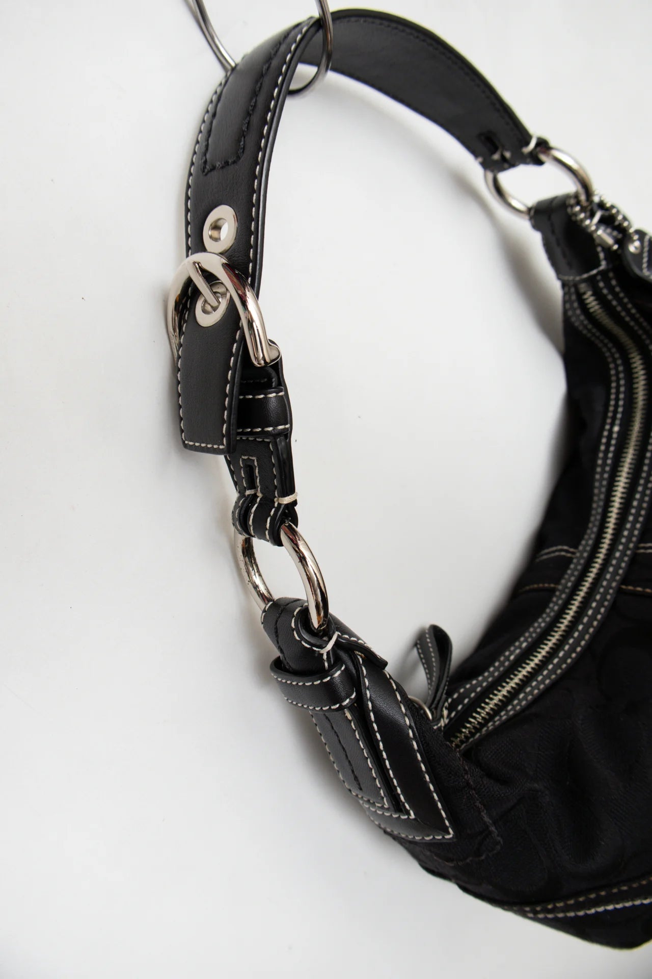 #198 Coach Shoulder Bag Black | c. 170