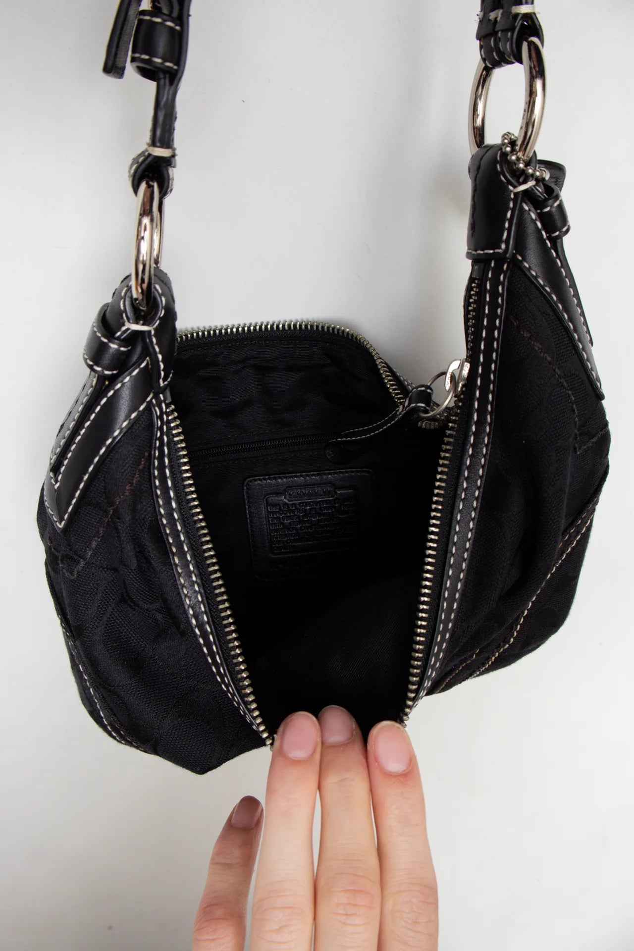 #198 Coach Shoulder Bag Black | c. 170