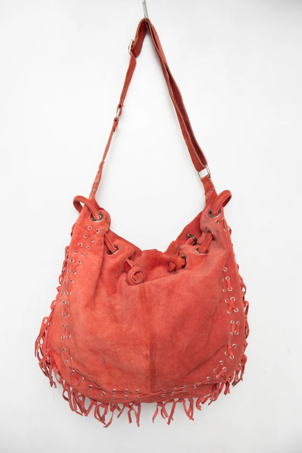 #208 Enträe Suede Fringe Shoulder Bag Red | c. 170 |