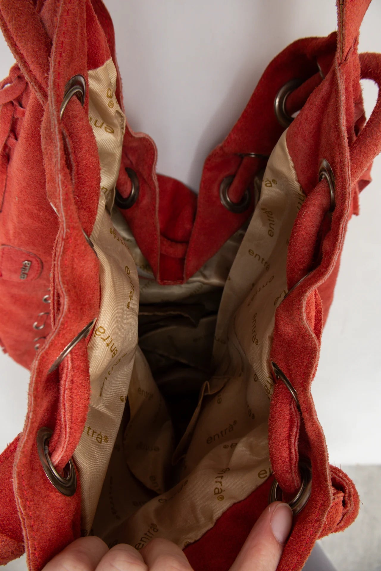 #208 Enträe Suede Fringe Shoulder Bag Red | c. 170 |