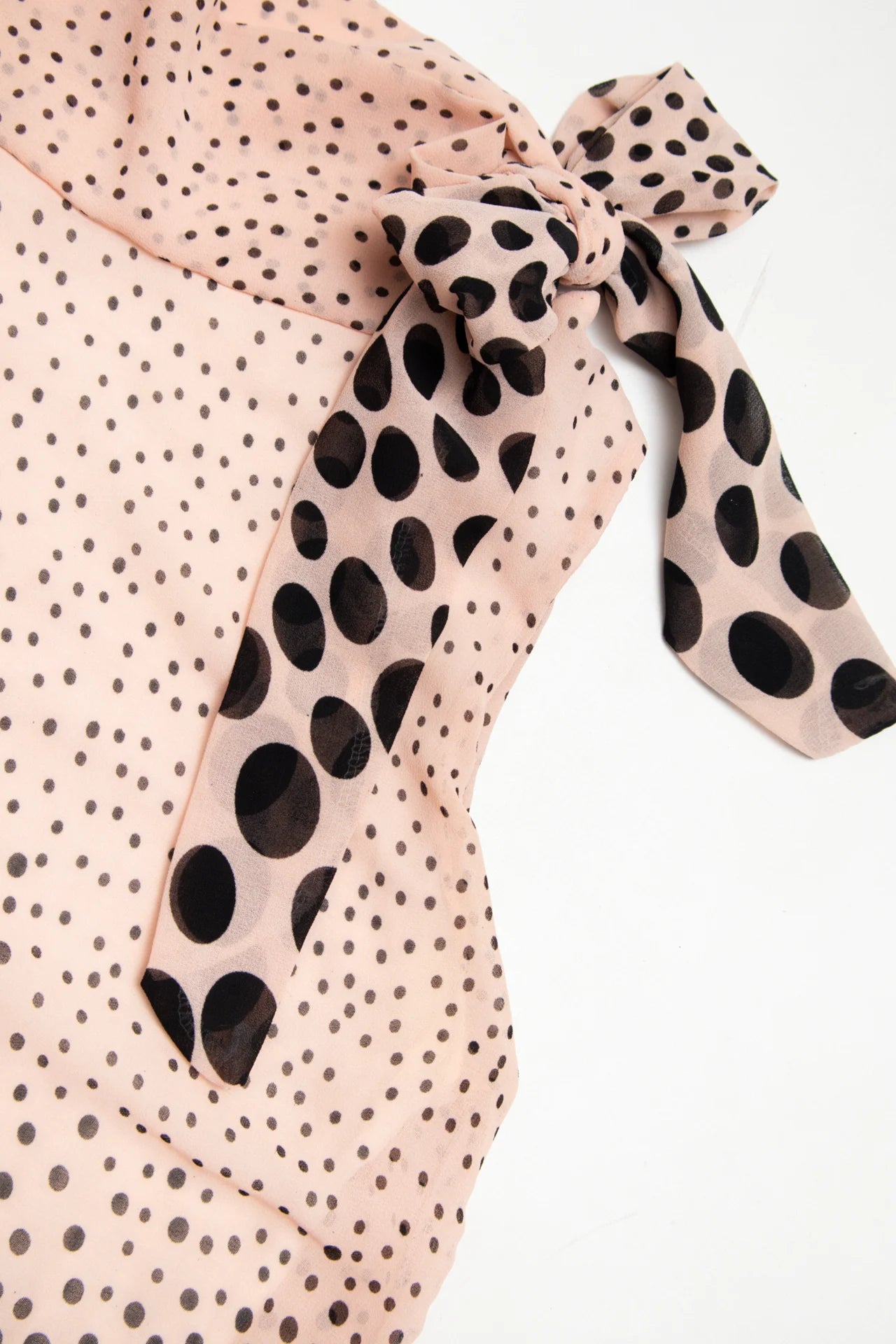 #94 Sleeveless High-neck Bow Blouse Pink | c. 171 | Size 12