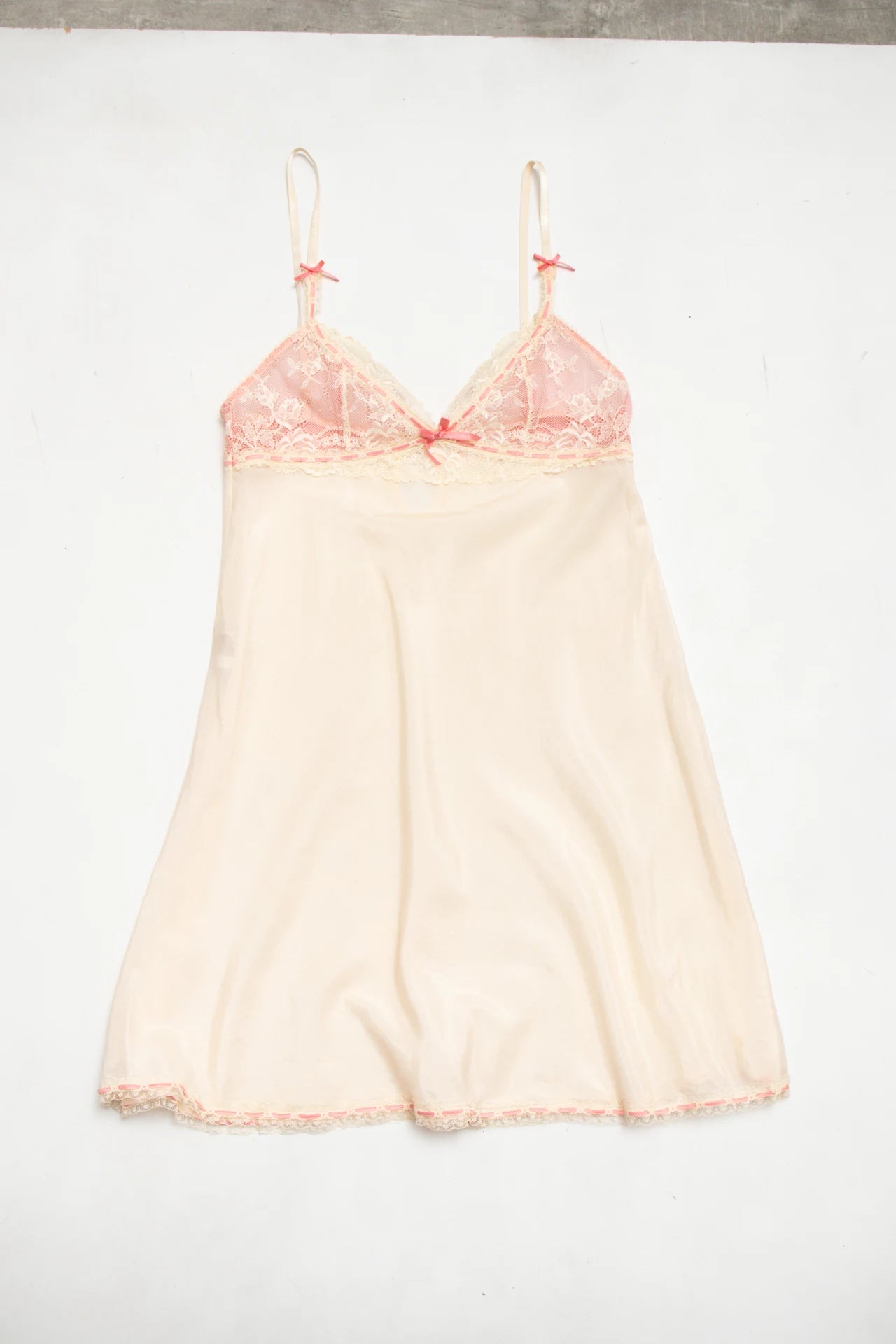 #121 Elle Macpherson Intimates Lace-trim Satin Babydoll Slip Beige | c. | Size 8