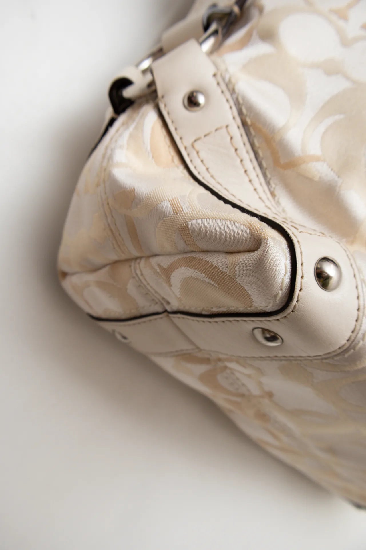 # Coach Shoulder Bag Beige | c.