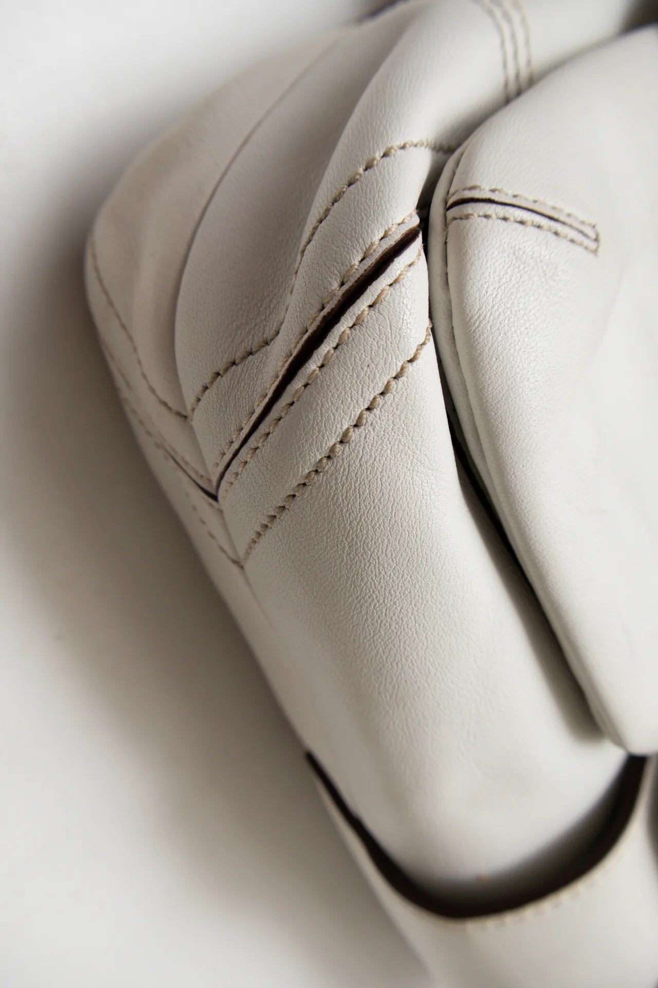 #218 Coach Shoulder Bag White | c. 171 | Size