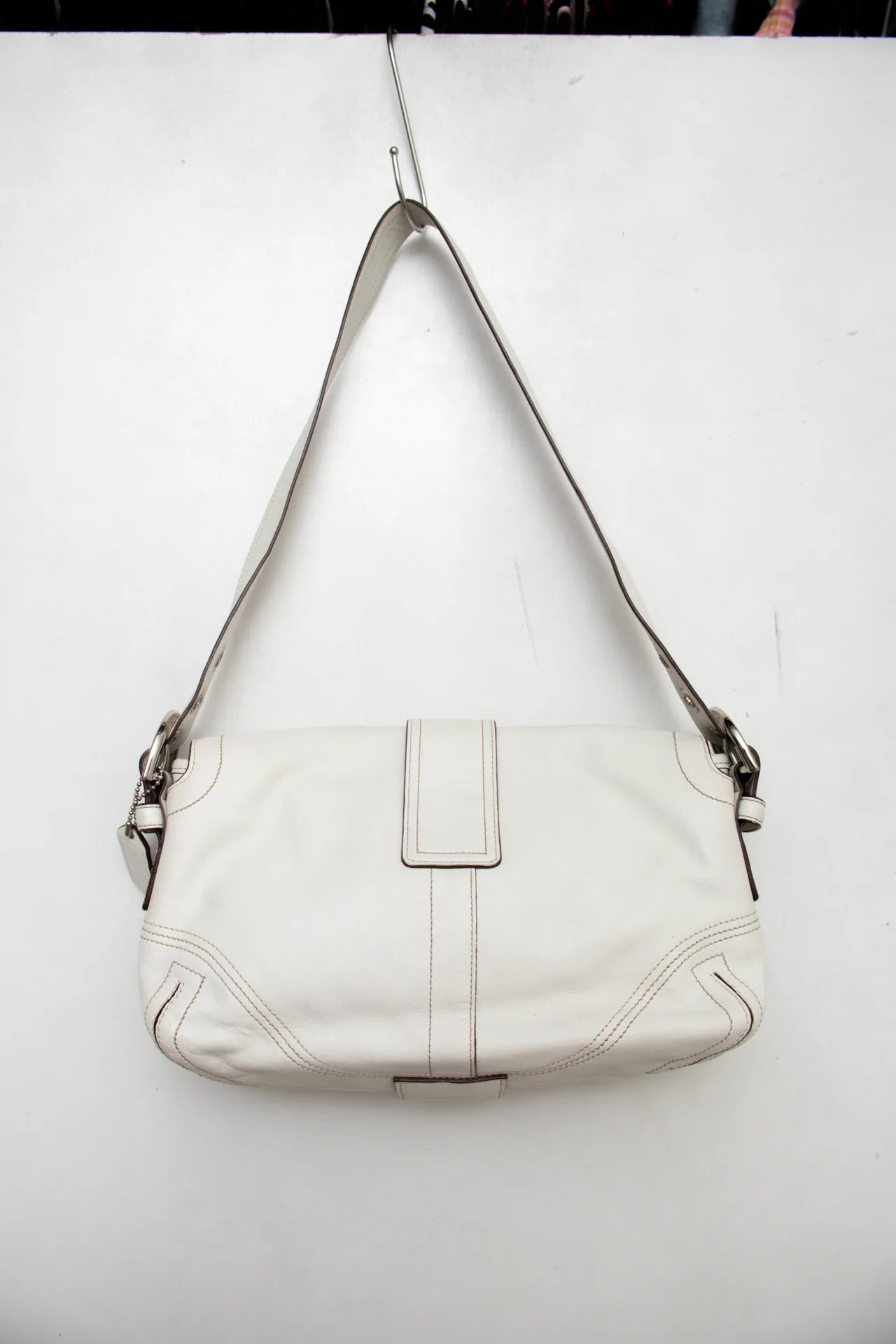 #218 Coach Shoulder Bag White | c. 171 | Size