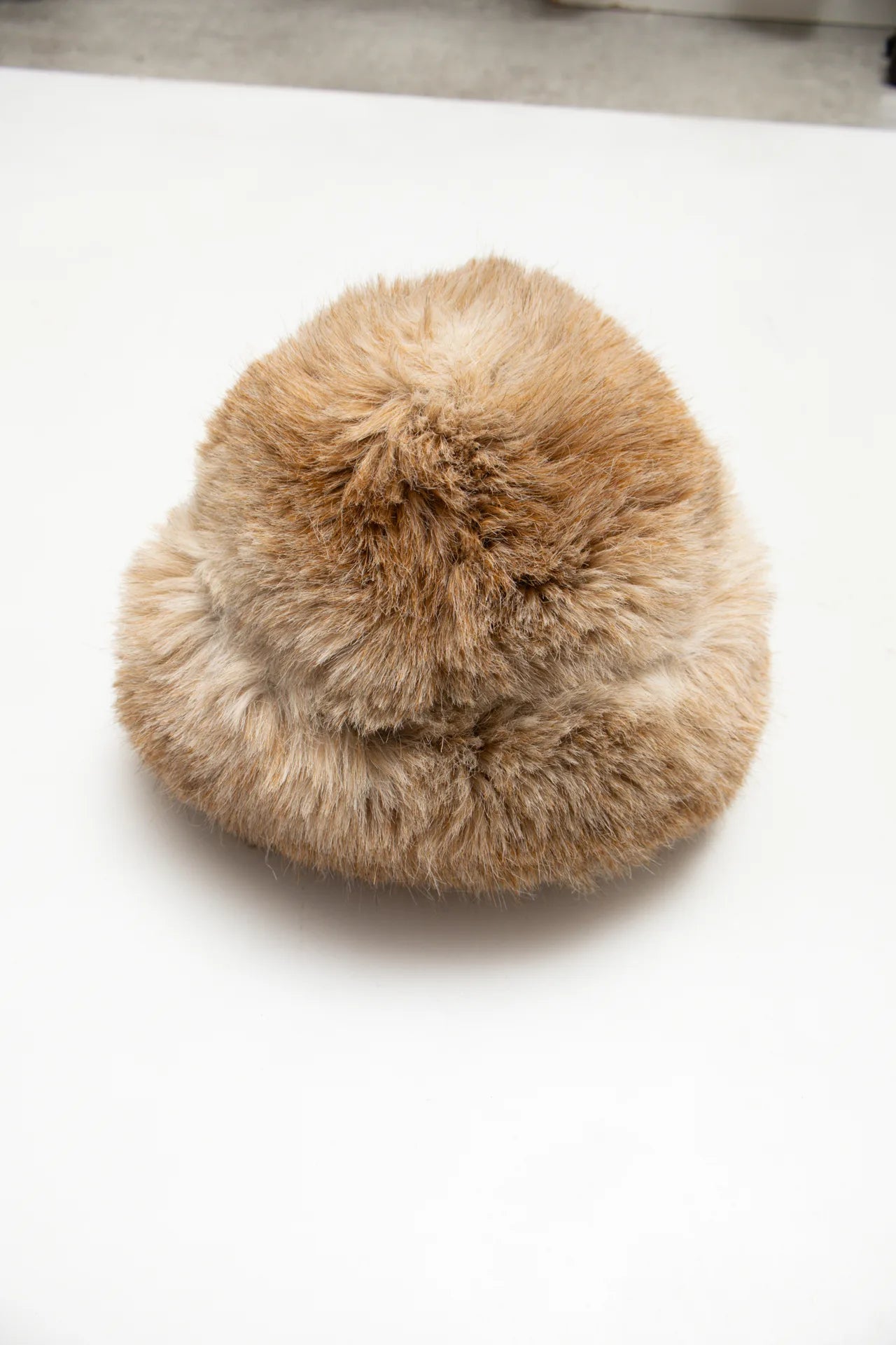 #224 Kamyhat Faux Fur Bucket Hat Beige | c. 171