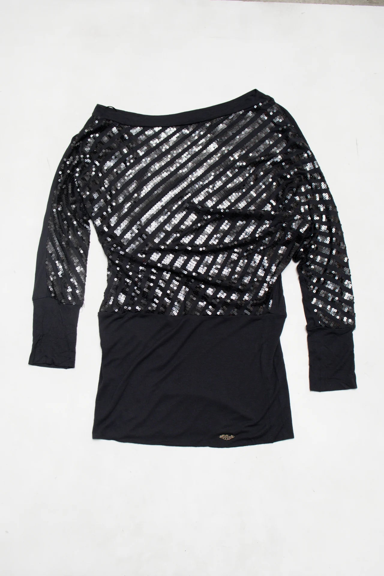 #06 Killah Sequin Batwing Long Top Black | c. 172 | Size 8/10