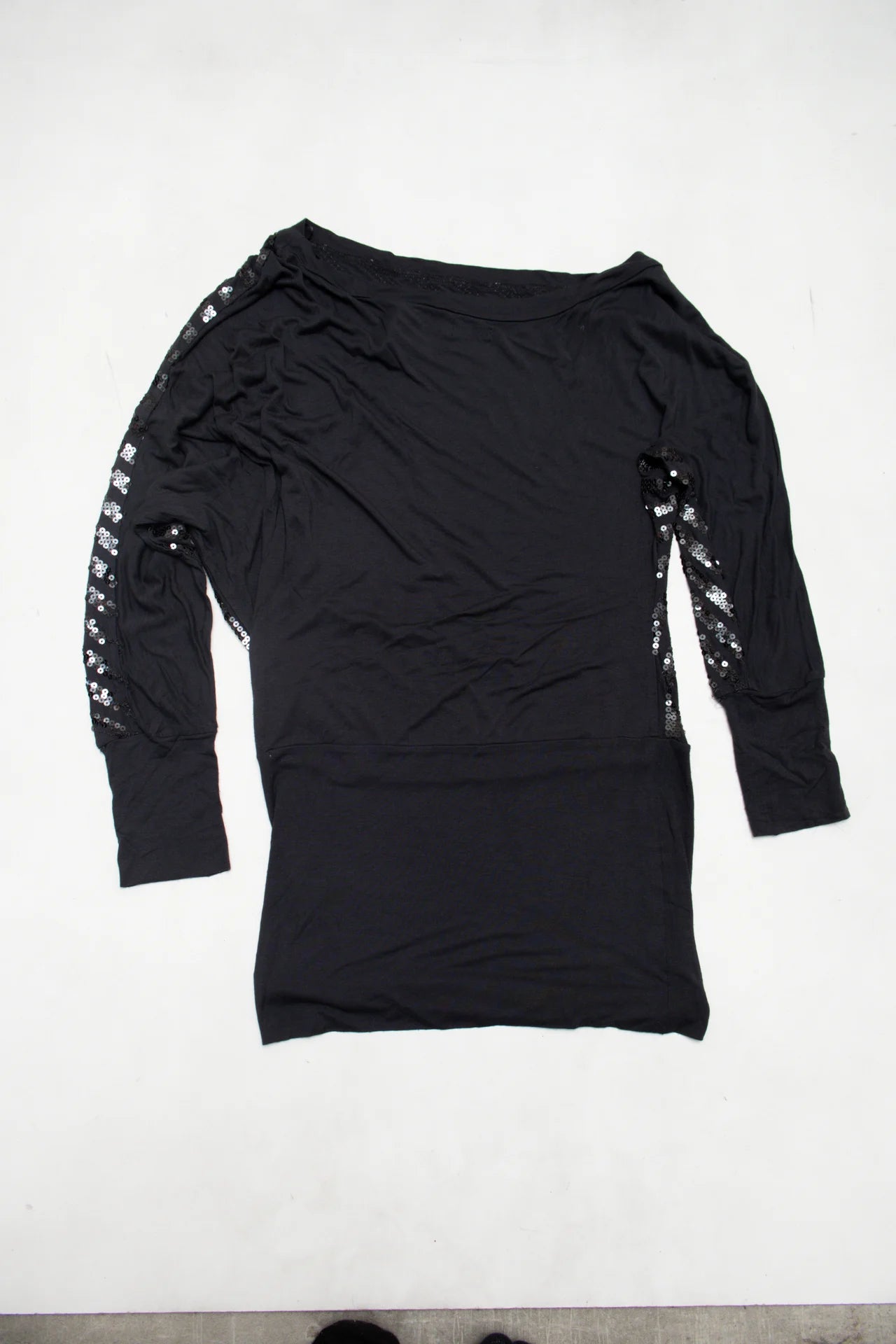 #06 Killah Sequin Batwing Long Top Black | c. 172 | Size 8/10