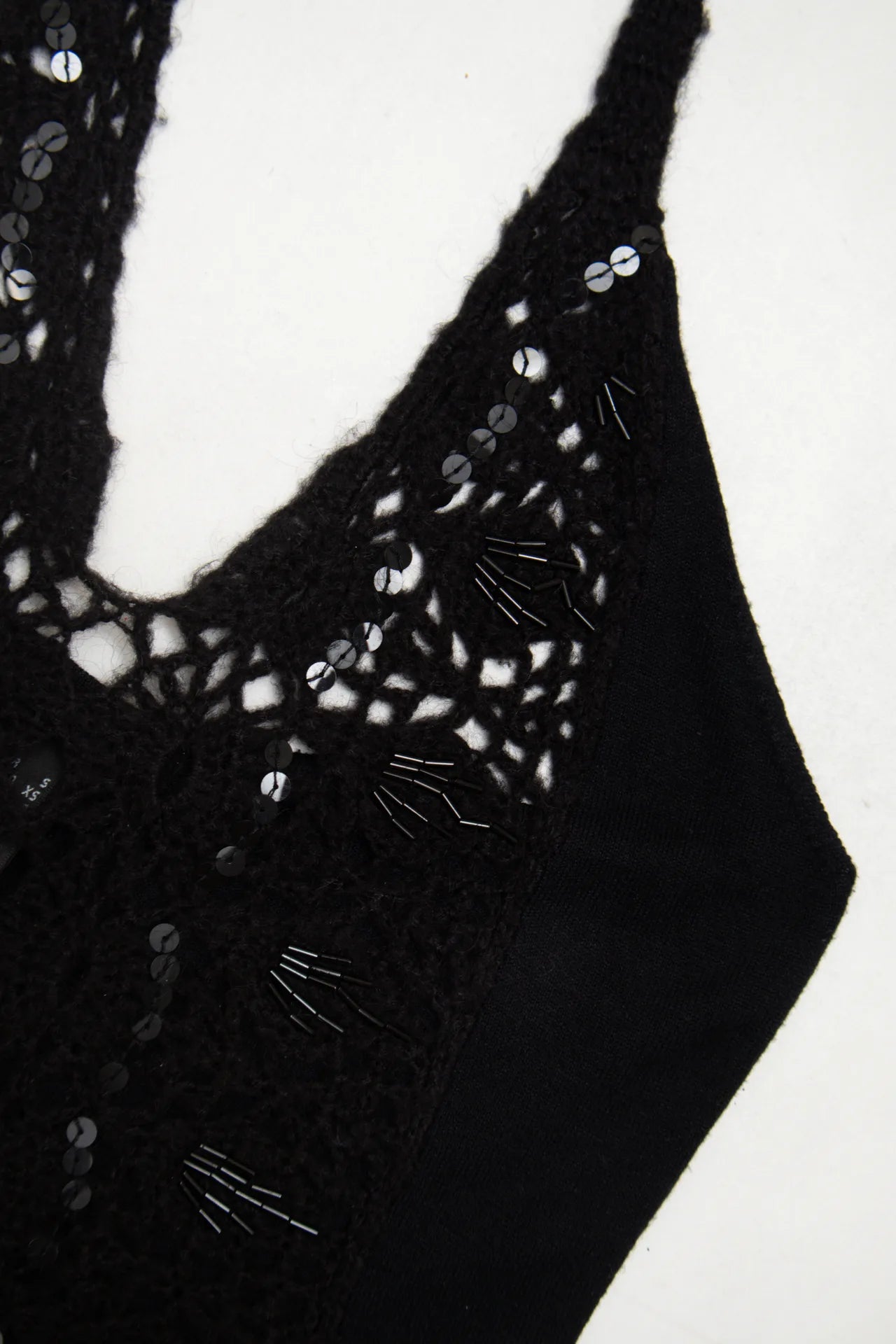 #65 Mng Halter Top Black | c. 172 | Size 8