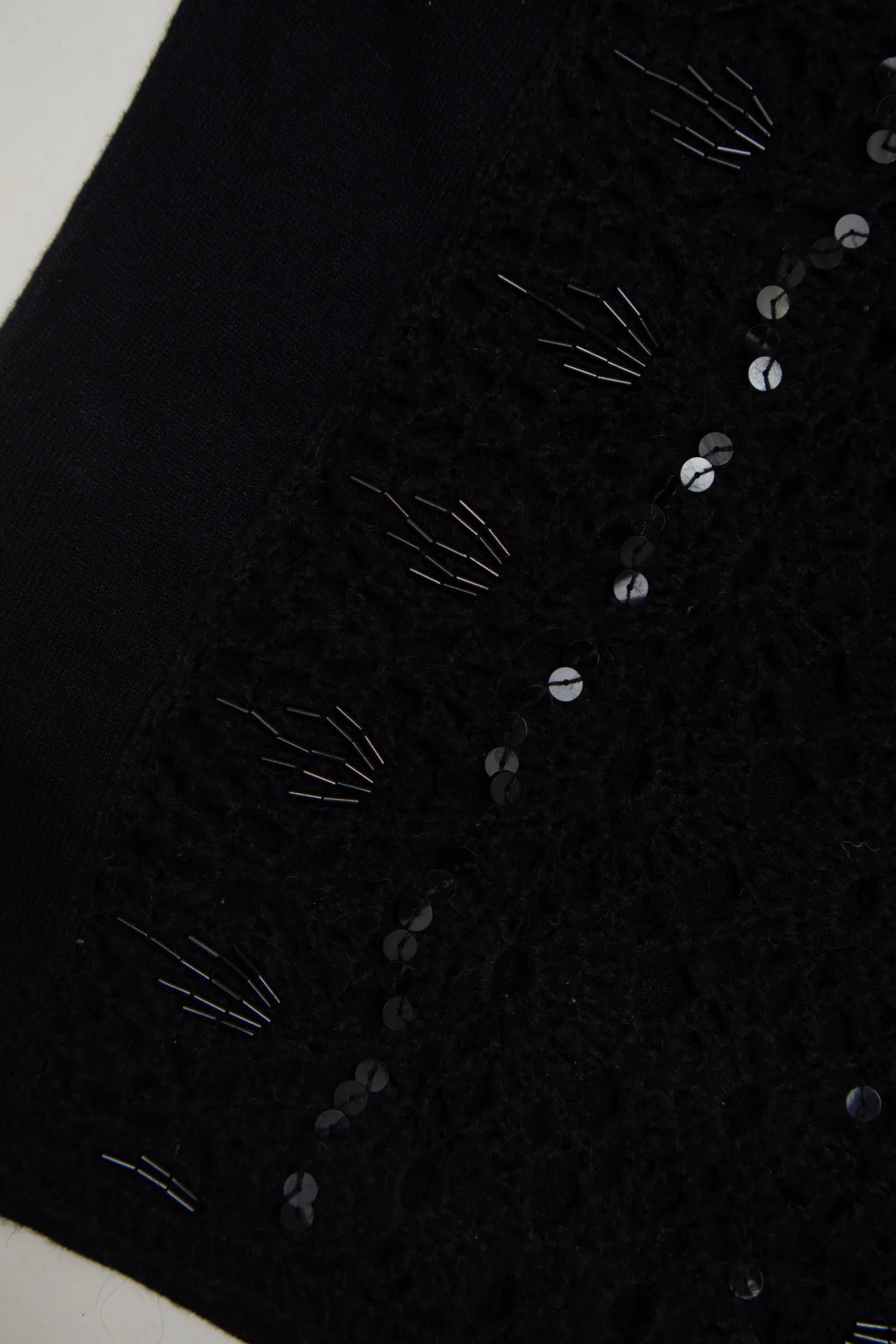 #65 Mng Halter Top Black | c. 172 | Size 8