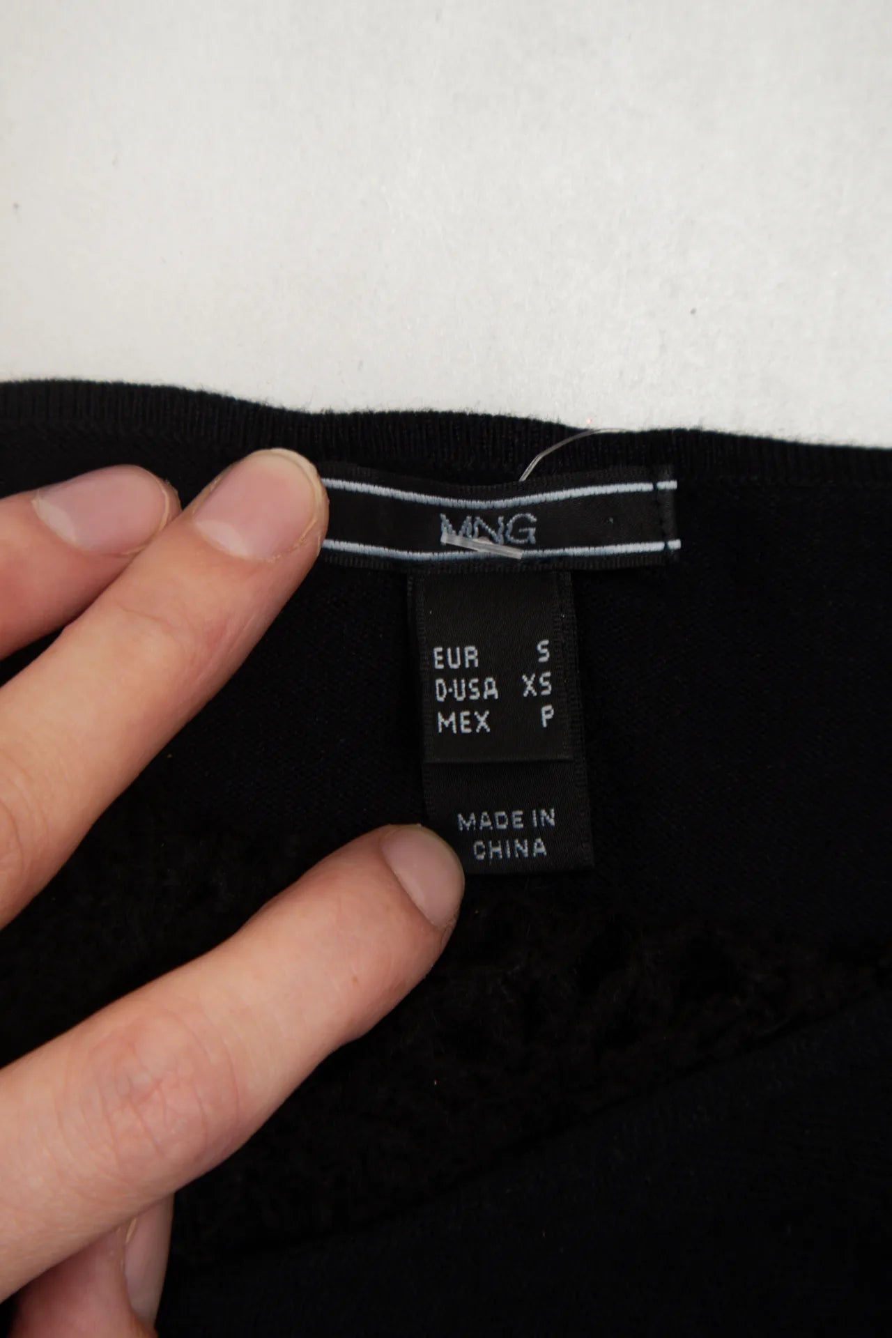 #65 Mng Halter Top Black | c. 172 | Size 8