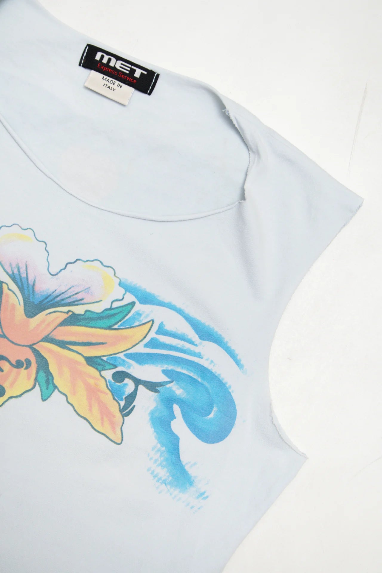 #67 Met Express Service Sleeveless Graphic Top White | c. 172 | Size 10