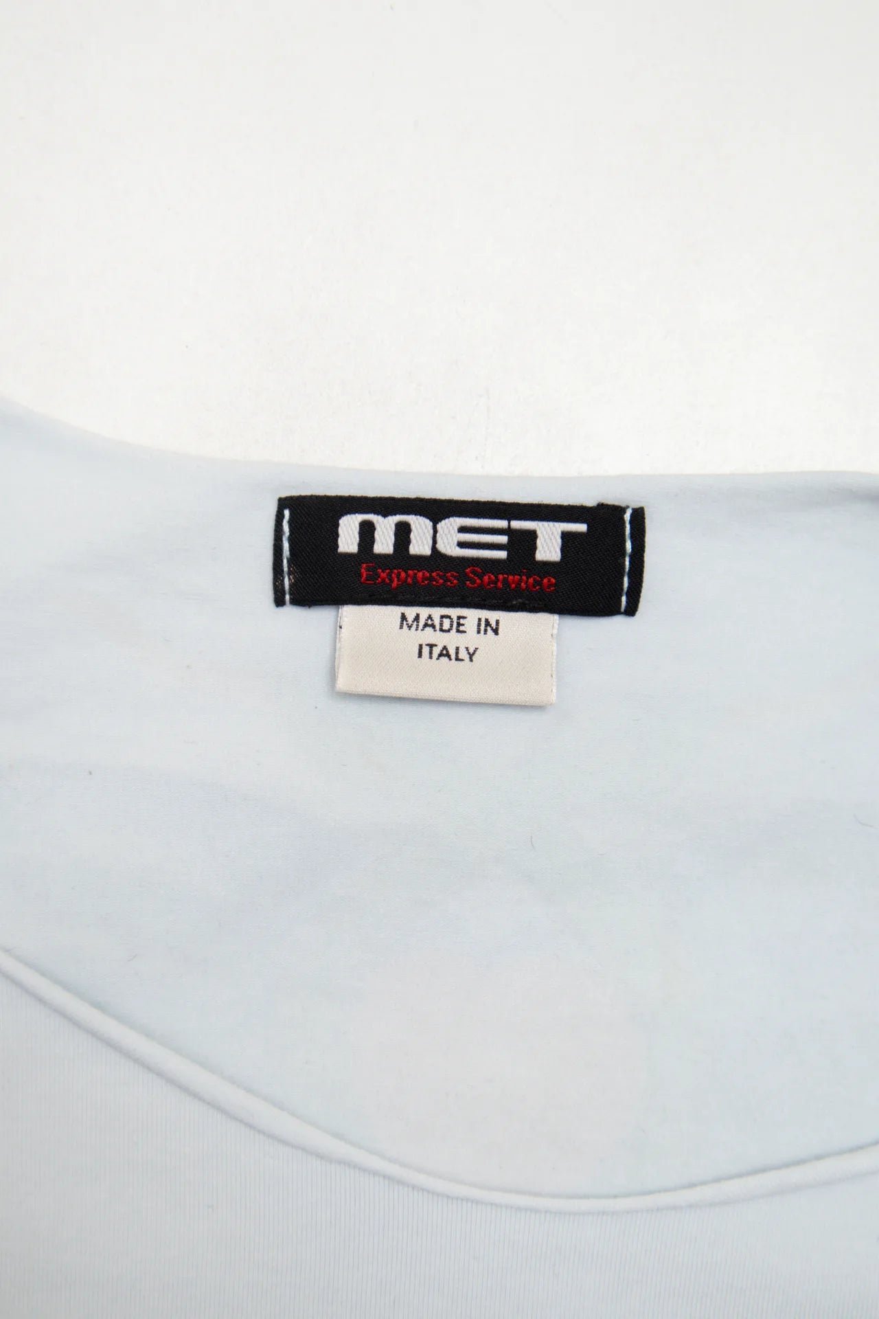 #67 Met Express Service Sleeveless Graphic Top White | c. 172 | Size 10