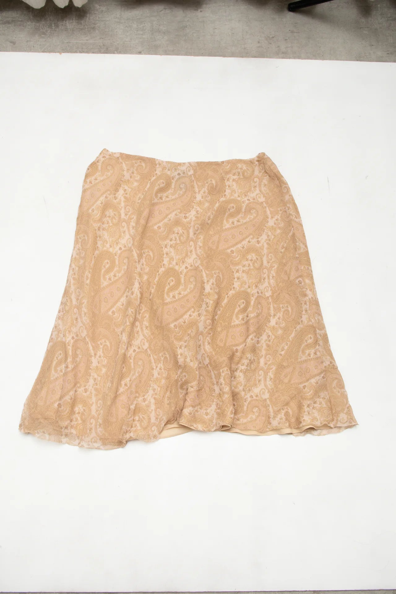 #134 Lauren Ralph Lauren Paisley Silk Chiffon Skirt Beige | c. 172 | Size 10
