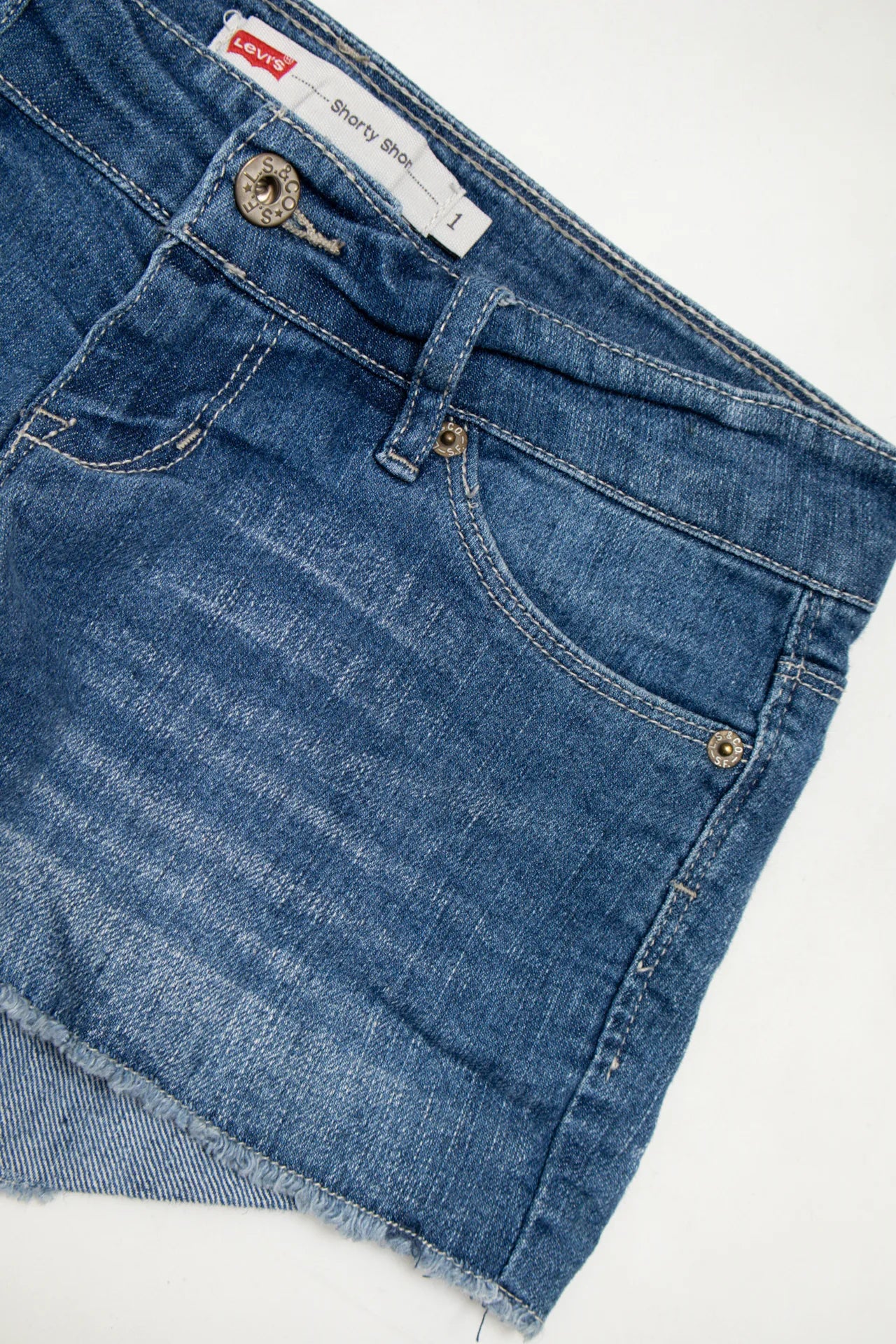 #140 Levi's Denim Short Shorts Blue | c. 172 | Size 6