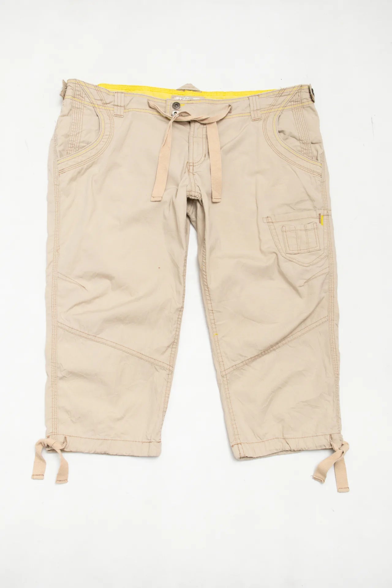 #161 Arizona Jean Company Beige Capri Cargo Pants With Ties Beige | c. 172 | Size 14