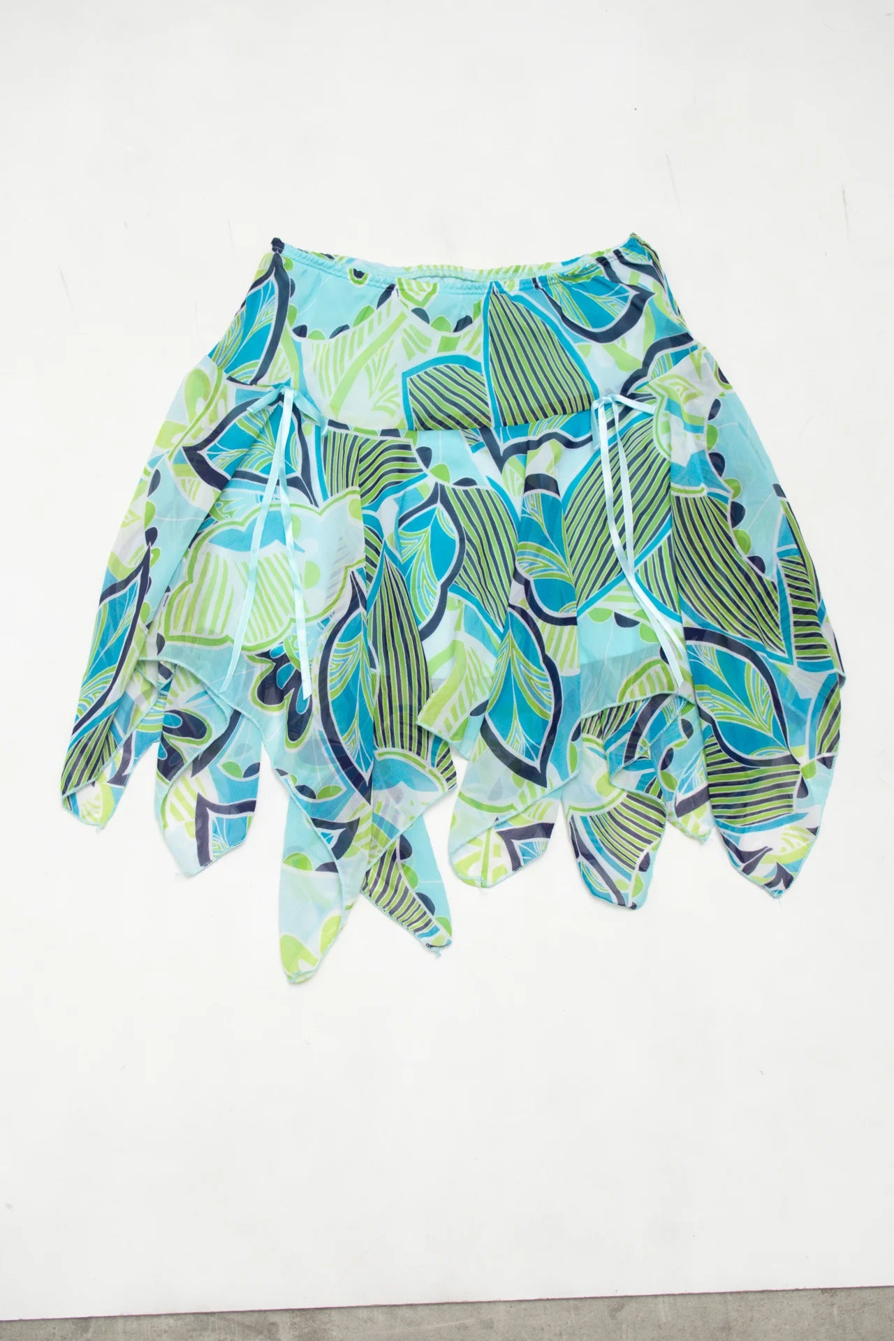 #164 Iz Byer California Printed Handkerchief-hem Skirt Blue | c. 172 | Size 10