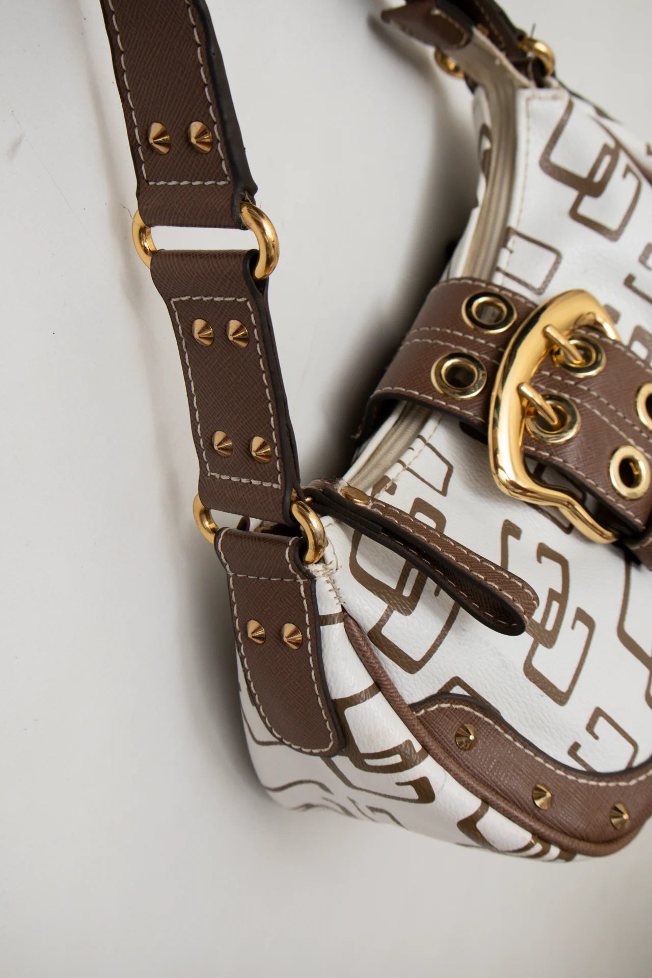 #188 Guess Shoulder Bag Brown | c. 172 | Size