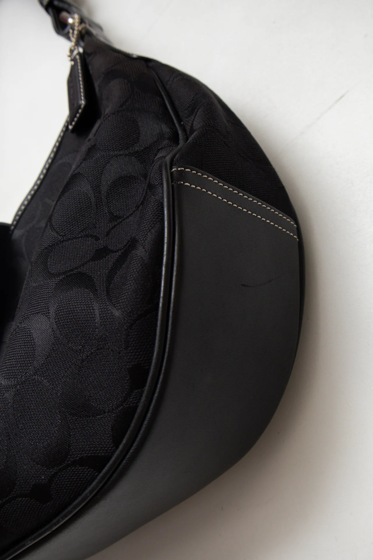 #189 Coach Shoulder Bag Black | c. 172