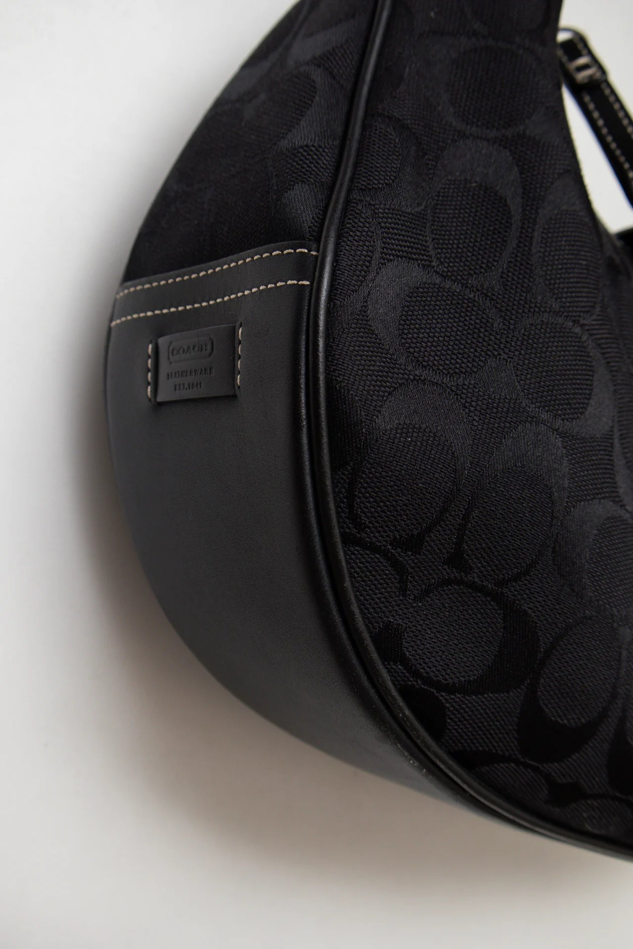 #189 Coach Shoulder Bag Black | c. 172