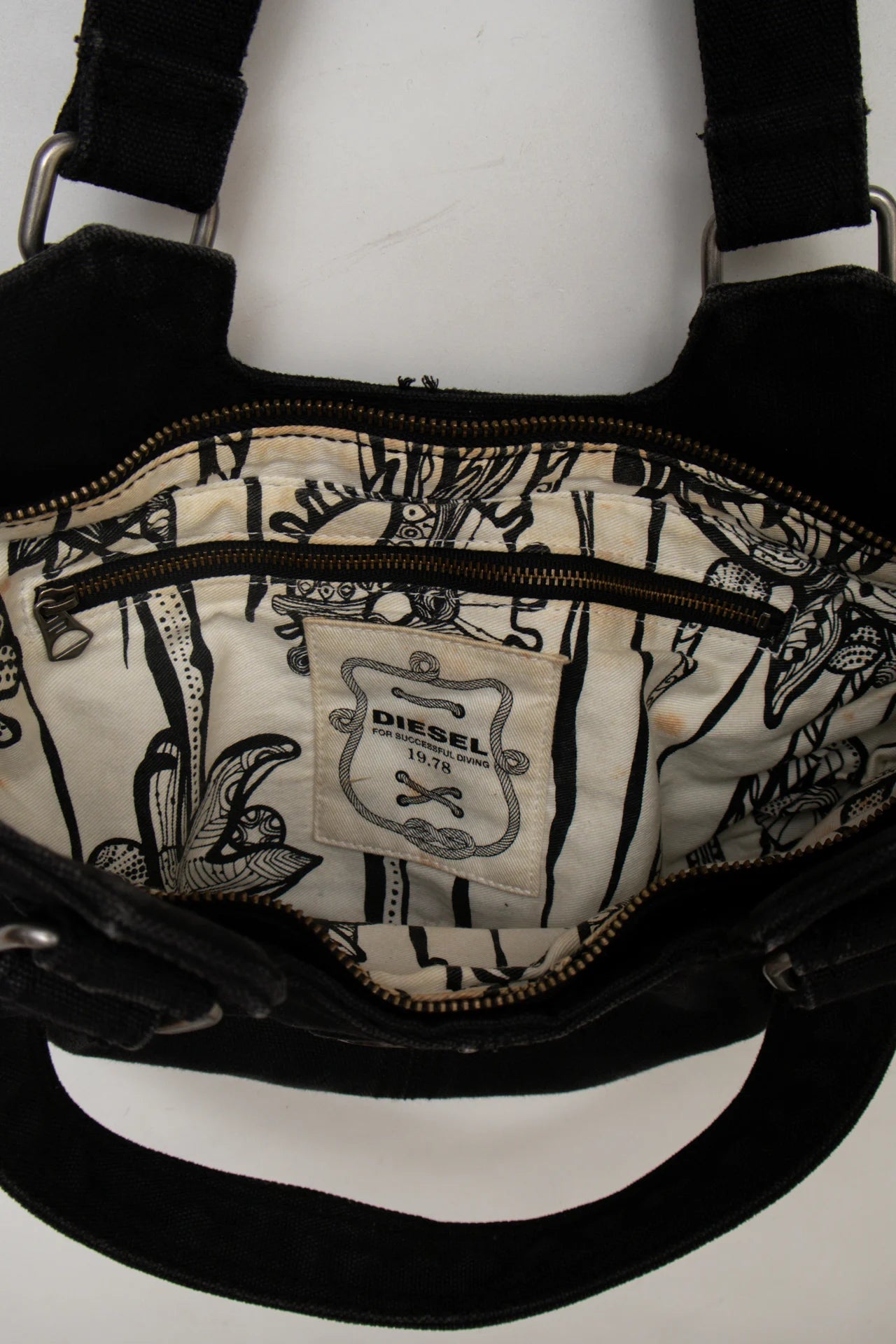 #194 Diesel Handbag Black | c. 172