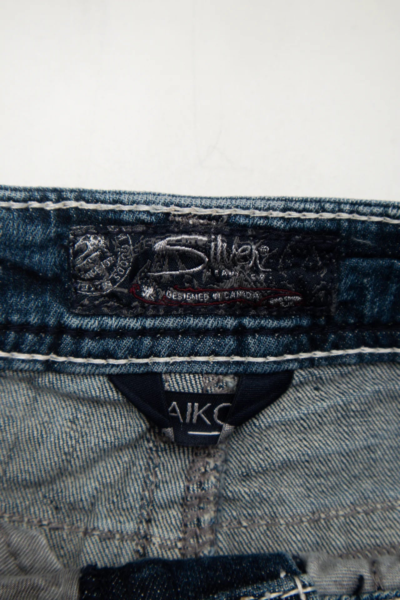 #199 Silver Jeans Co. Denim Lace-trim Cut-off Shorts Blue | c. 172 | Size 6