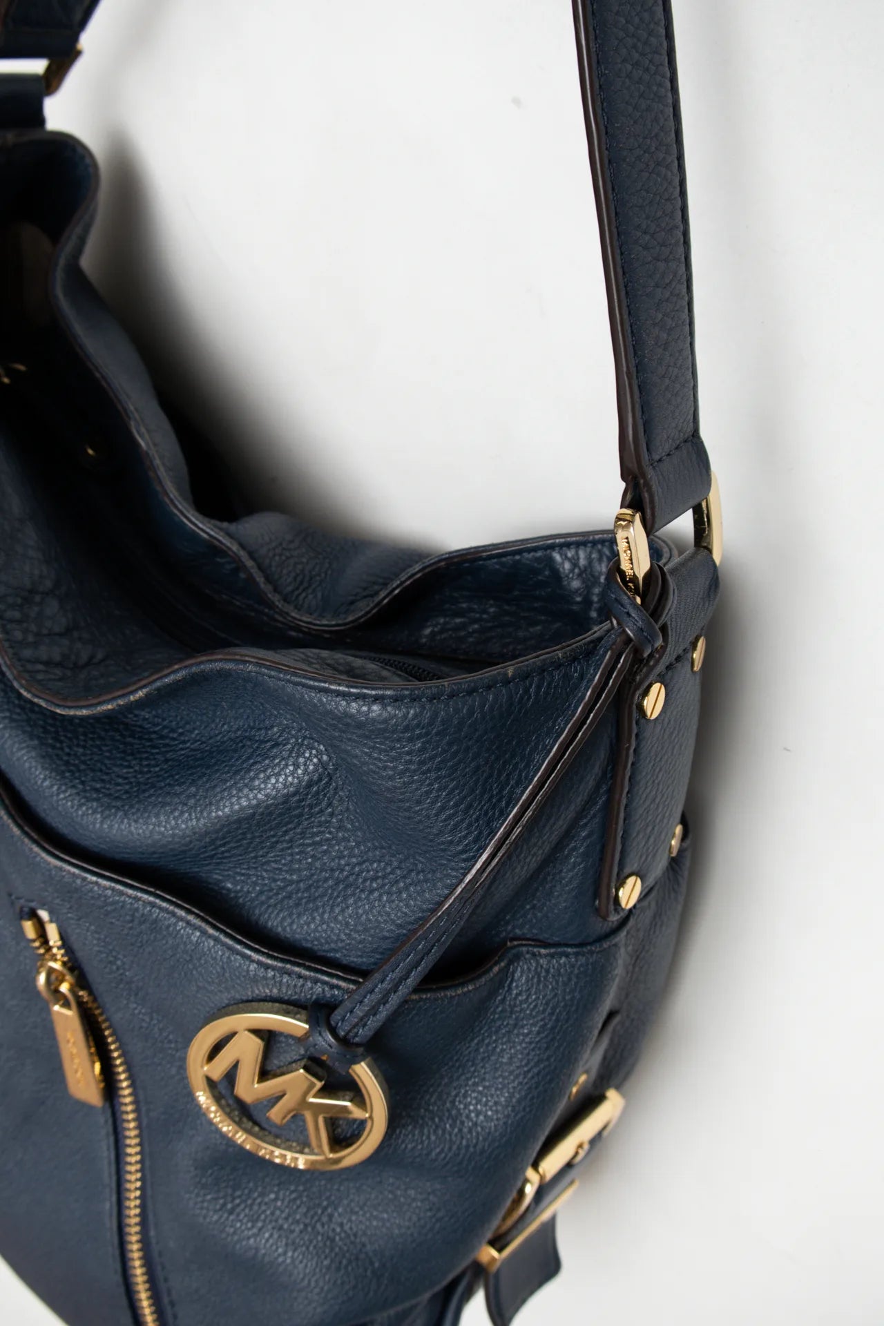 #243 Michael Kors Shoulder Hobo Bag Navy | c. 272 | Size