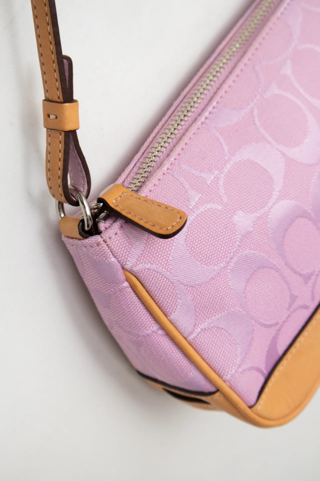 #246 Coach Shoulder Bag Pink | c. 272 | Size