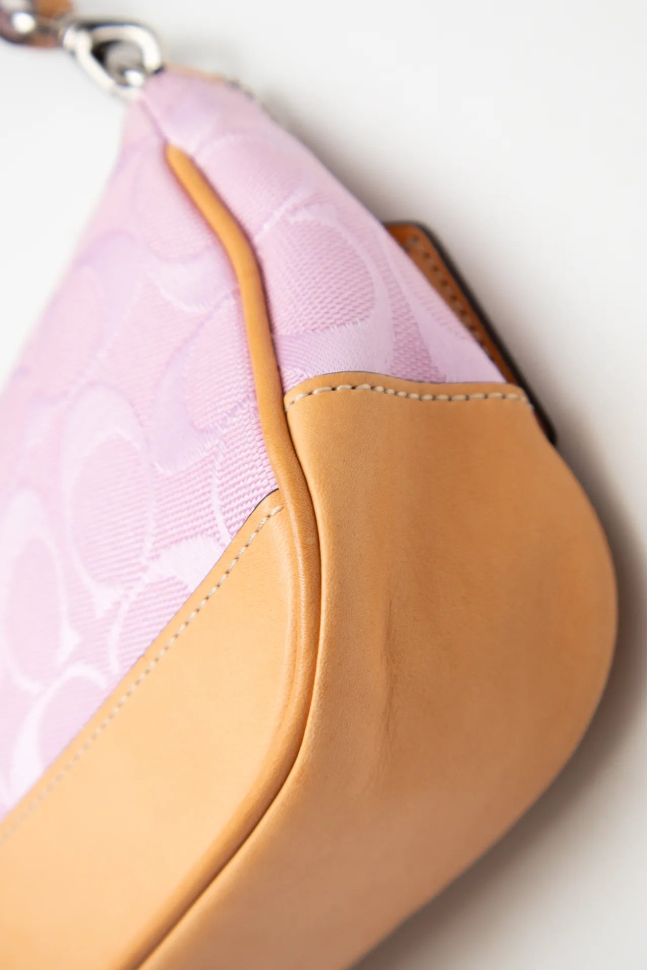 #246 Coach Shoulder Bag Pink | c. 272 | Size