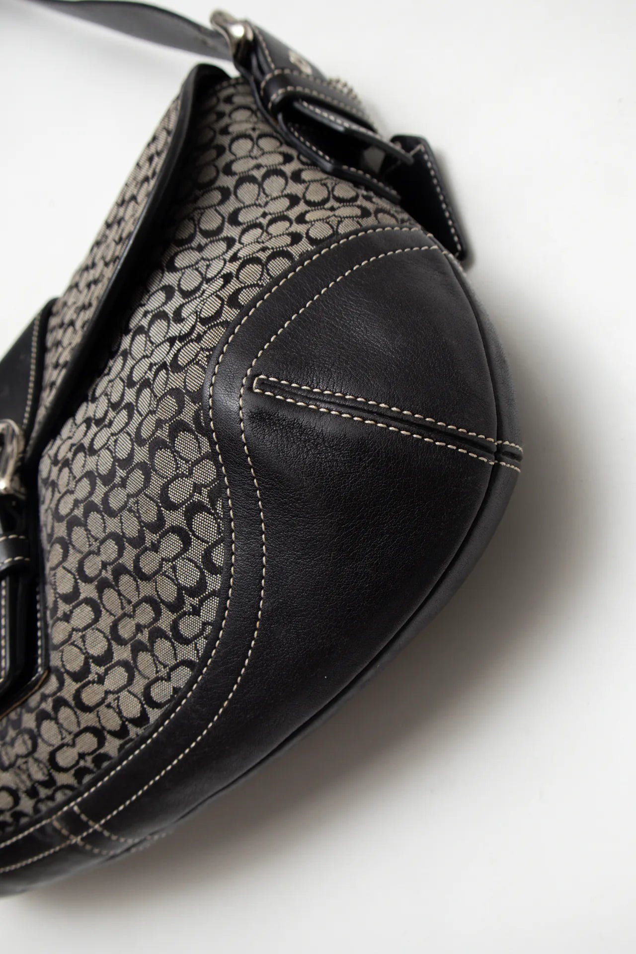 #250 Coach Shoulder Bag Black | c. 272 | Size