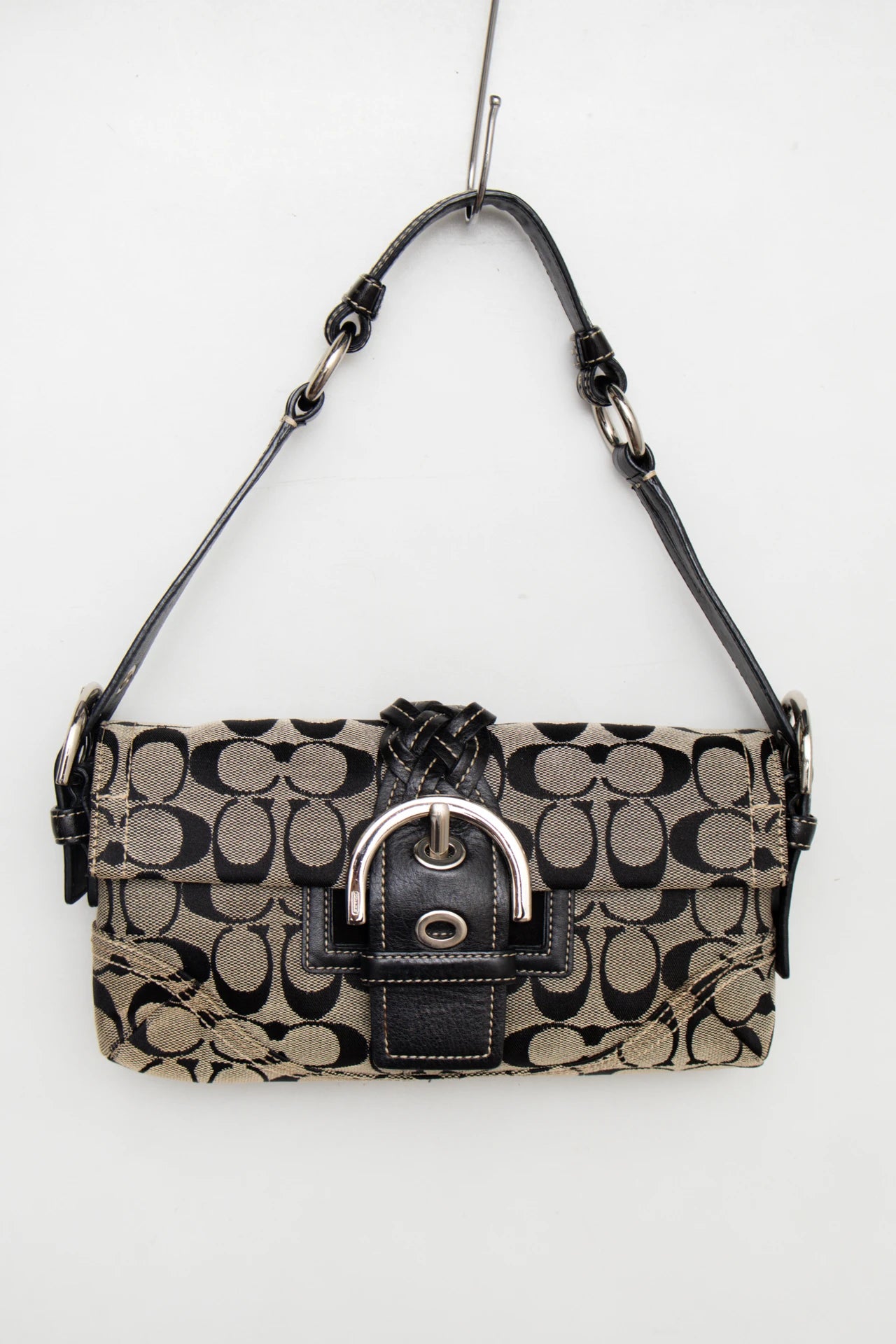 #252 Coach Handbag Black | c. 272 | Size