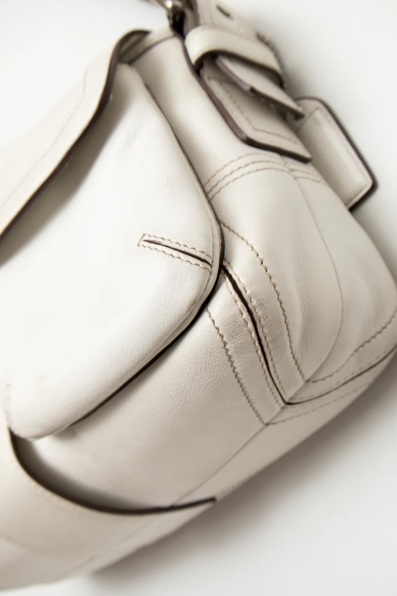 #253 Shoulder Bag White | c. 272 | Size