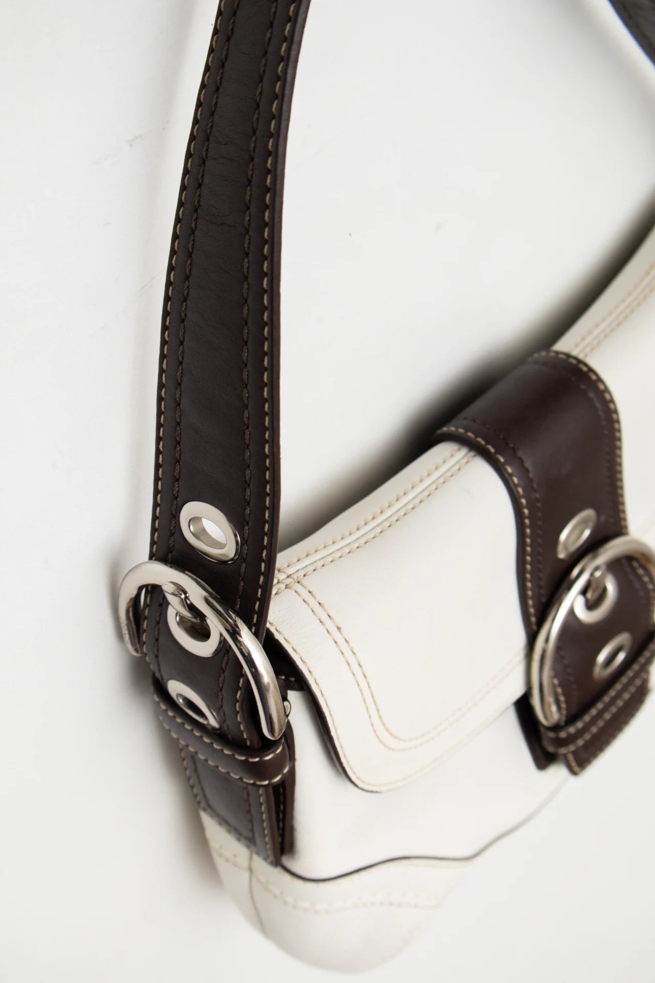 #254 Shoulder Bag White | c. 272 | Size