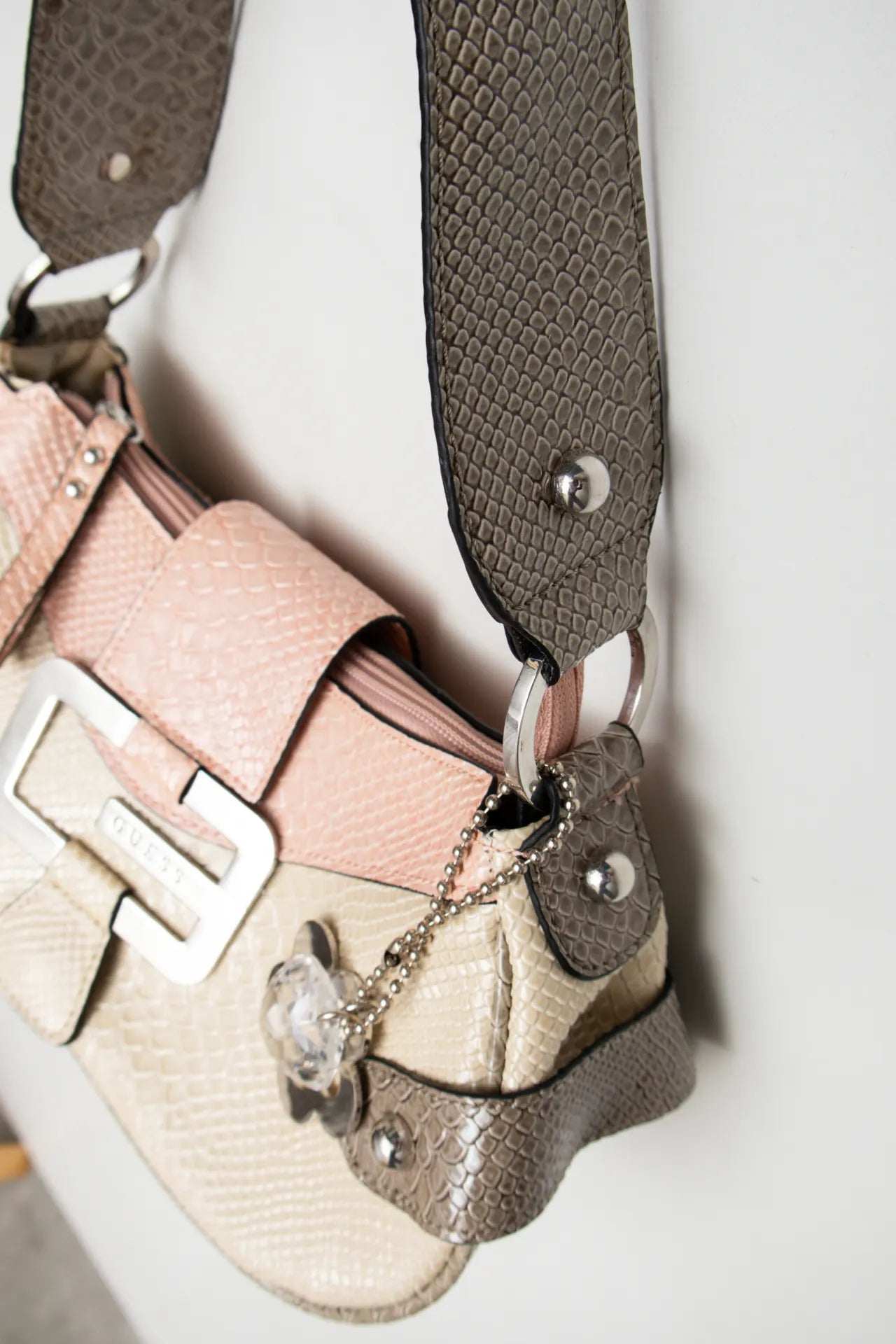 #257 Guess Shoulder Bag Beige | c. 272 | Size