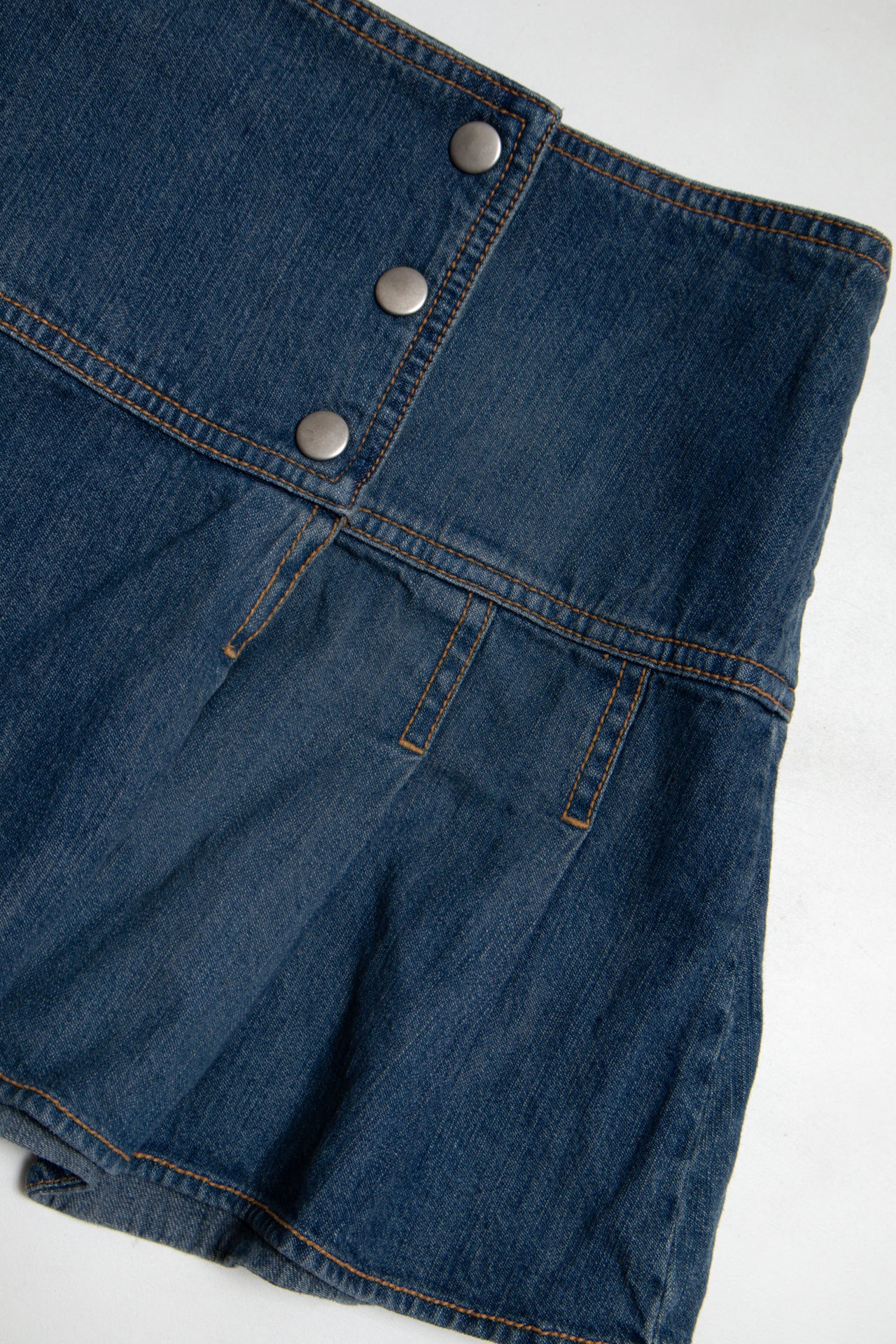 #134 So Mini Skirt Blue | c. 189 | Size 8