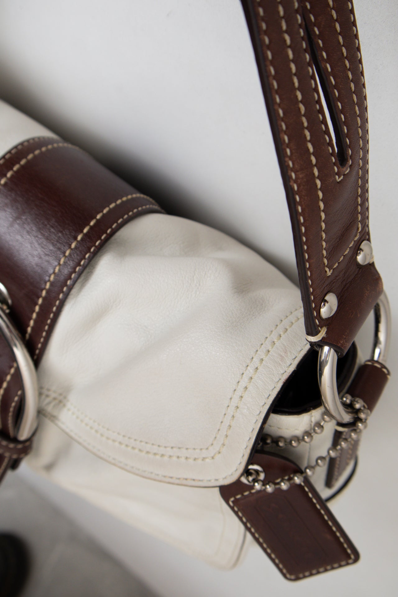 #179 Coach Shoulder Bag White | c. 200 | Size
