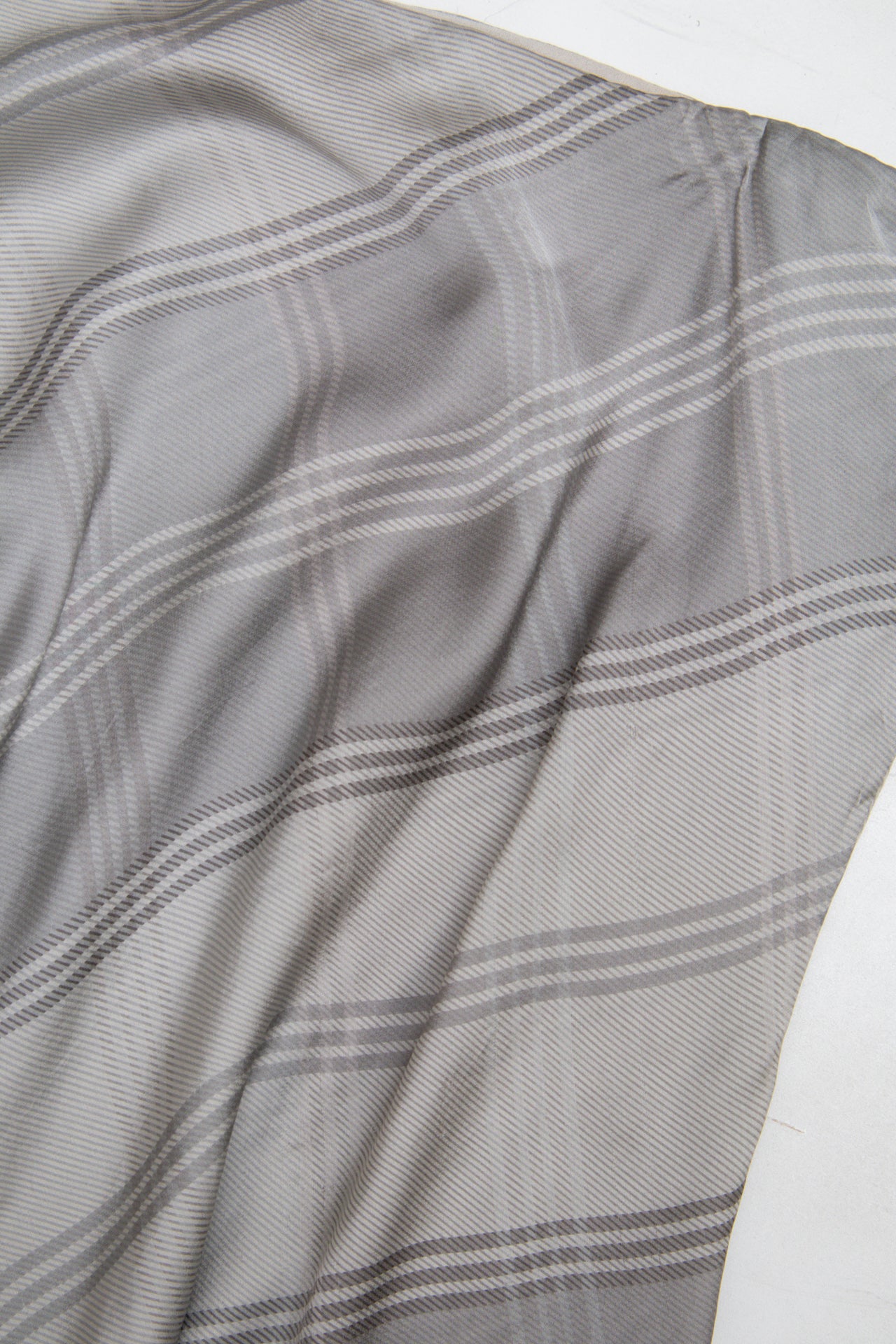 #128 Lauren Ralph Lauren Skirt Gray | c. 200 | Size 10