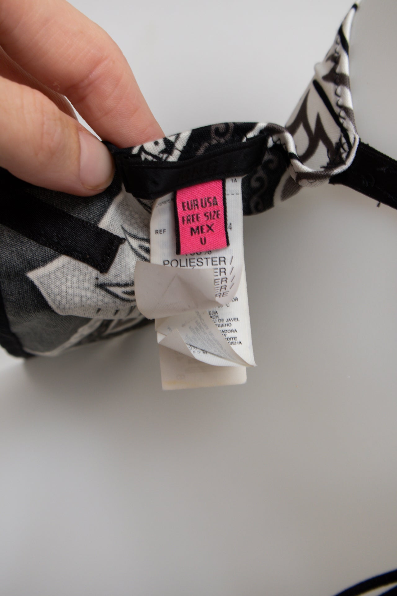 #192 Halter Top Black | c. 179 | Size 8