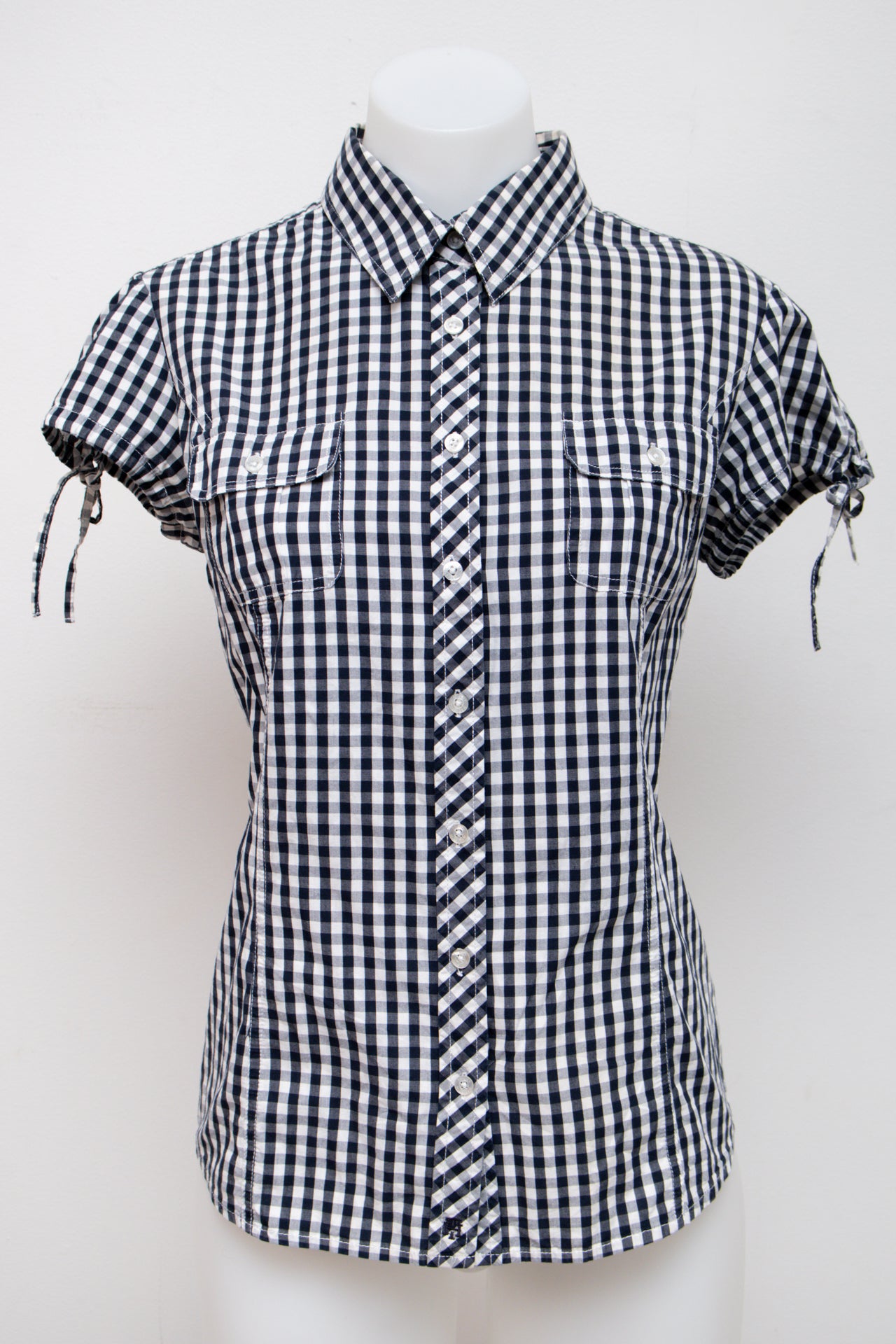 #92 Tommy Hilfiger T-shirt Black | c. 197 | Size 10