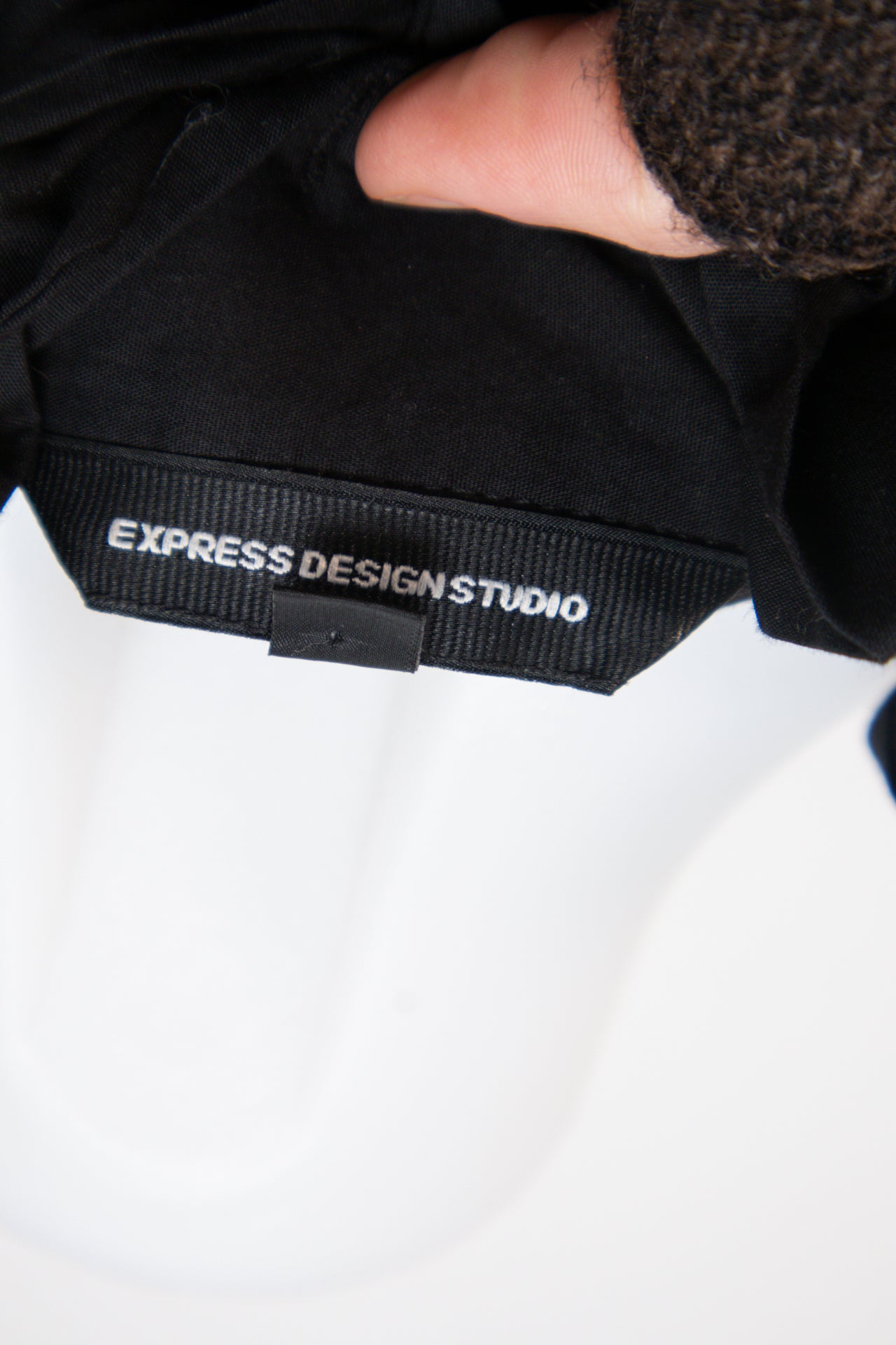 #072 Express Design Studio T-shirt Black | c. | Size 10