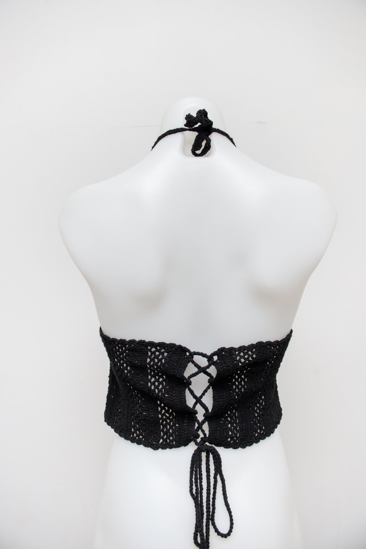 #118 Halter Top Black | c. 179 | Size 8