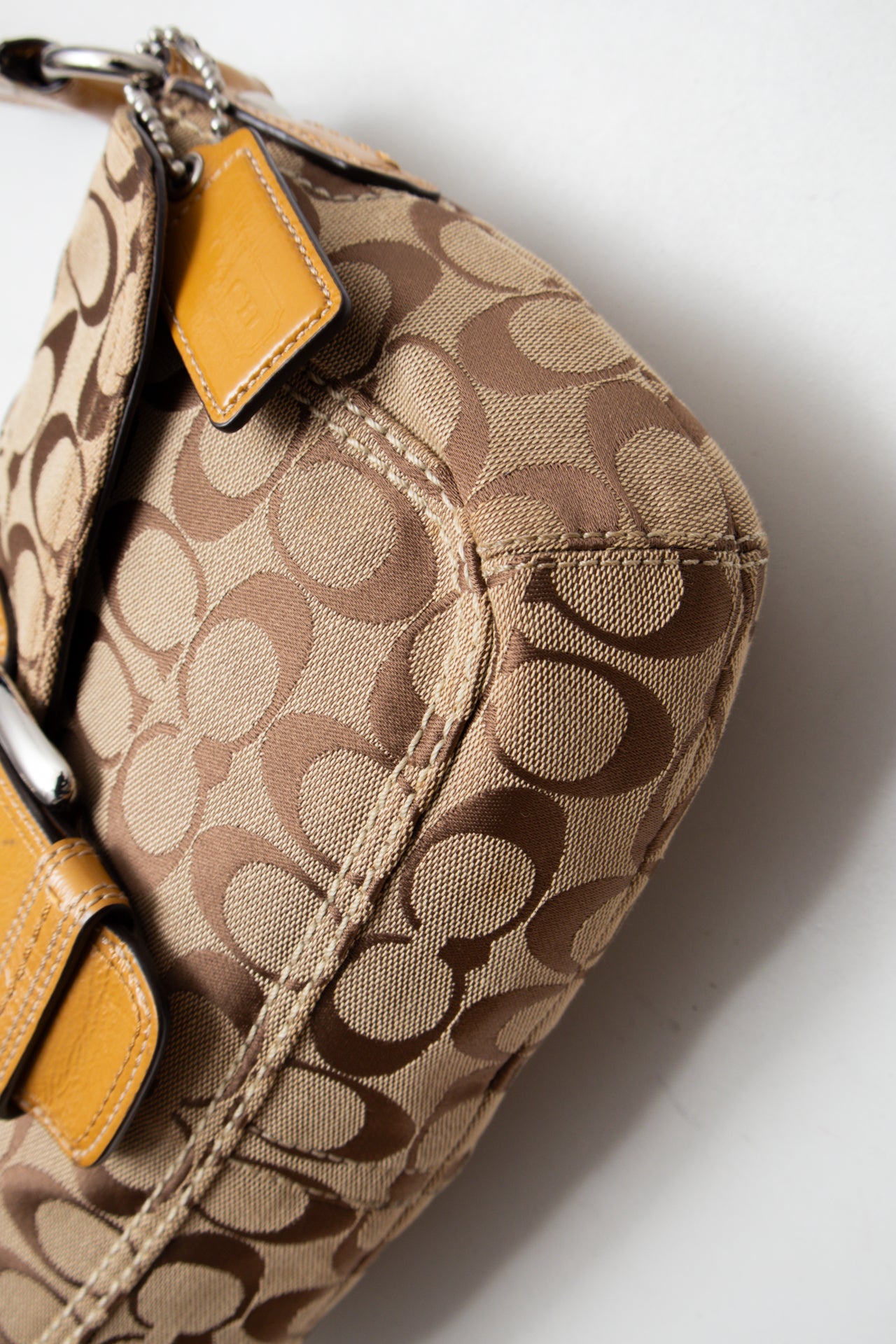 #166 Coach Shoulder Bag Brown | c. 206 | Size