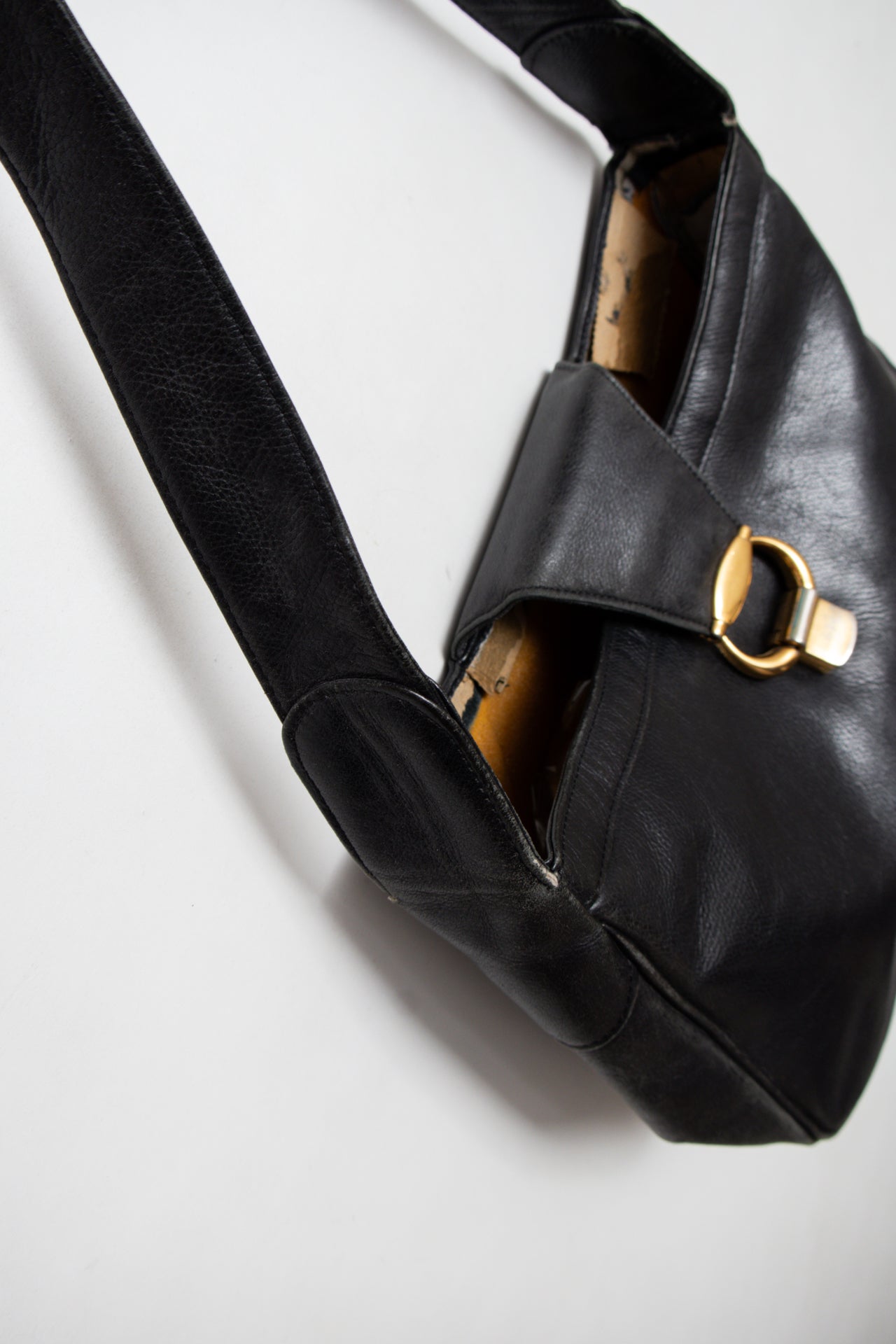 #141 Shoulder Bag Black | c. | Size