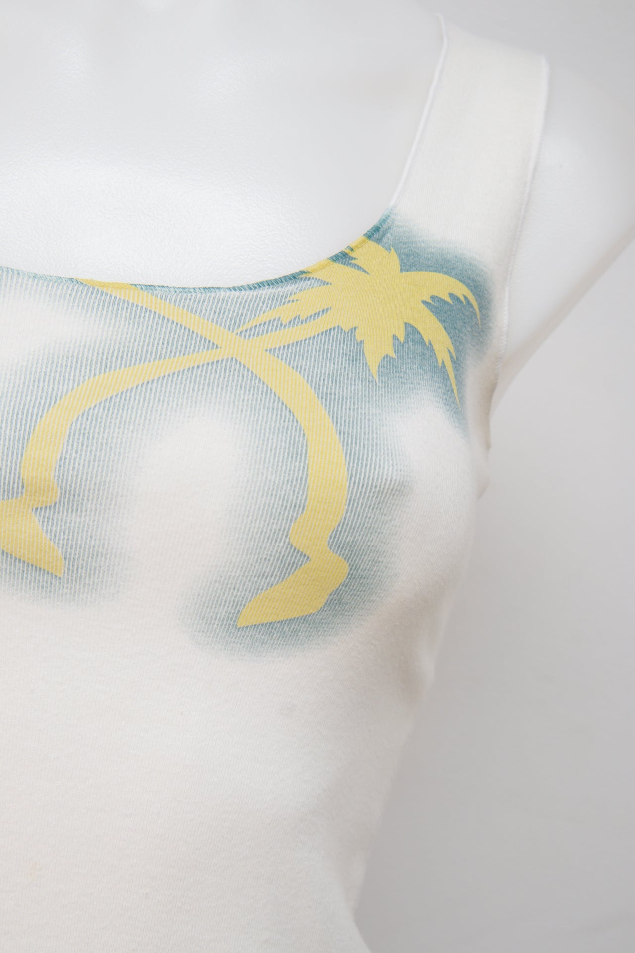 #065 NAFNAF Tank Top White | c. 199 | Size 8