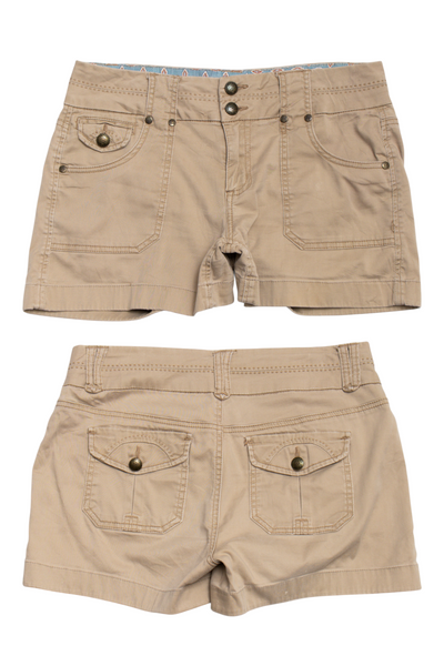 #131 One Love Shorts Beige | c. 196 | Size 10