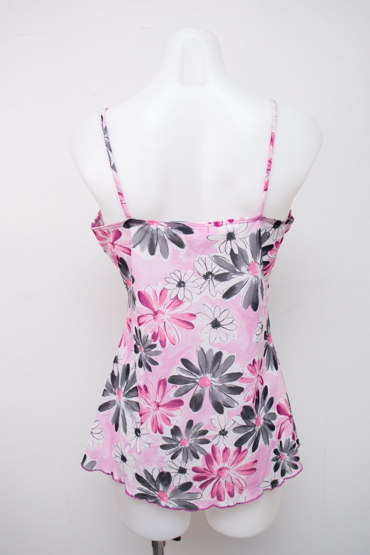 #010 Peace On Earth By Nexxera Cami Top Pink | c. 200 | Size 8
