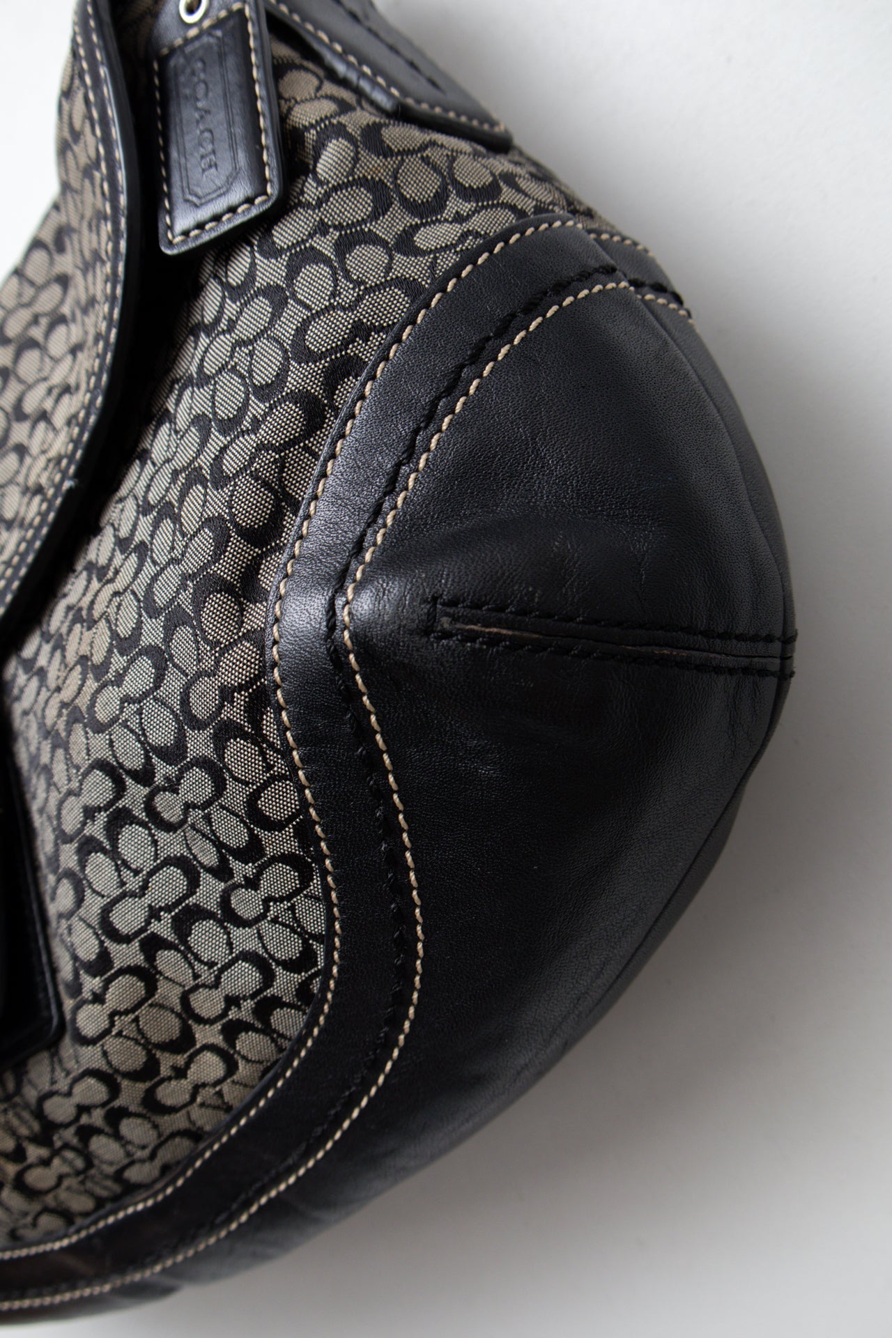 #214 Coach Shoulder Bag Black | c. 199 | Size