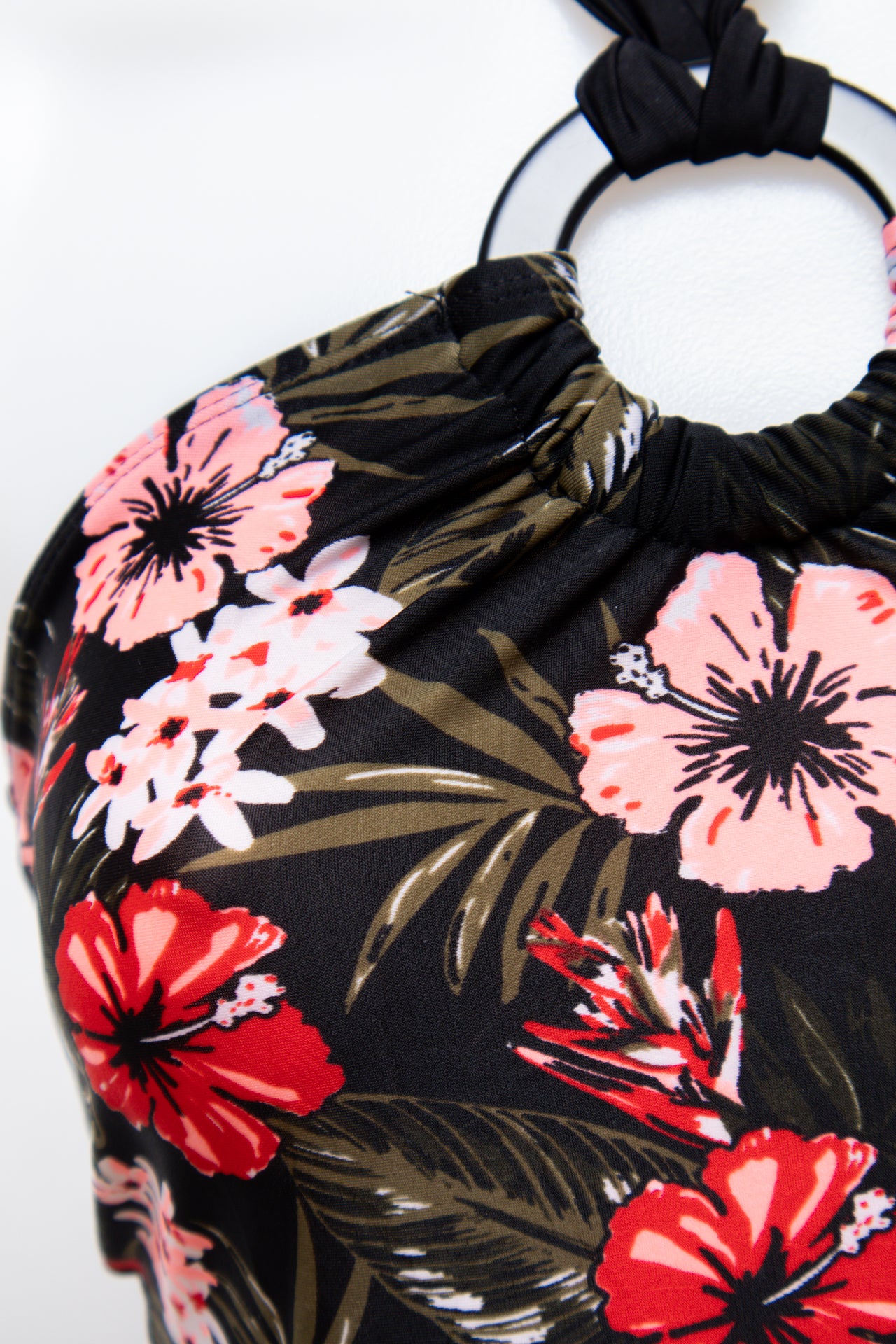 #01 Halter Top Black | c. 193 | Size 6/8